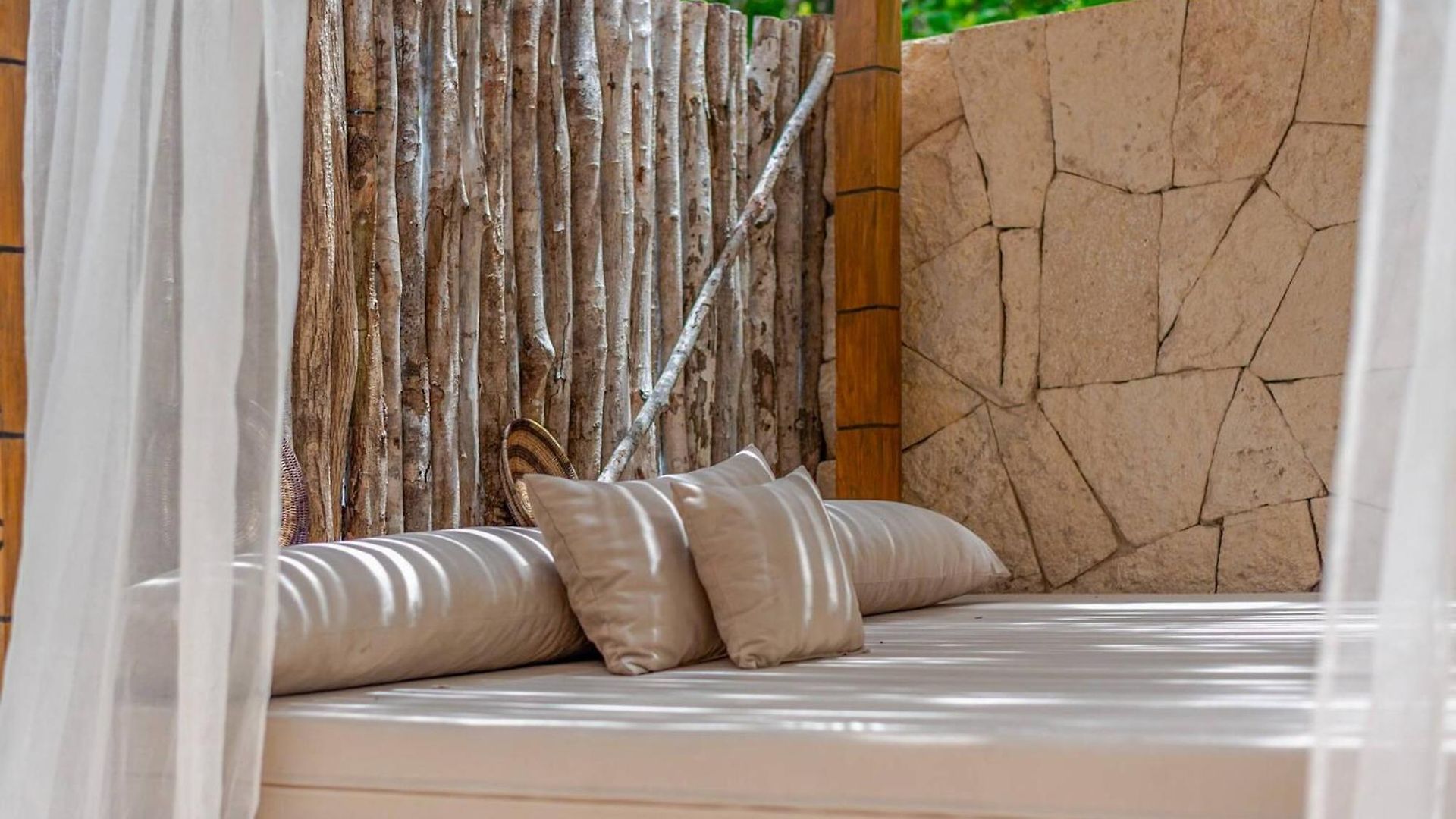 Apartment Tropical Retreat: Scooters, Hot Tub, Pool, Projector Tulum