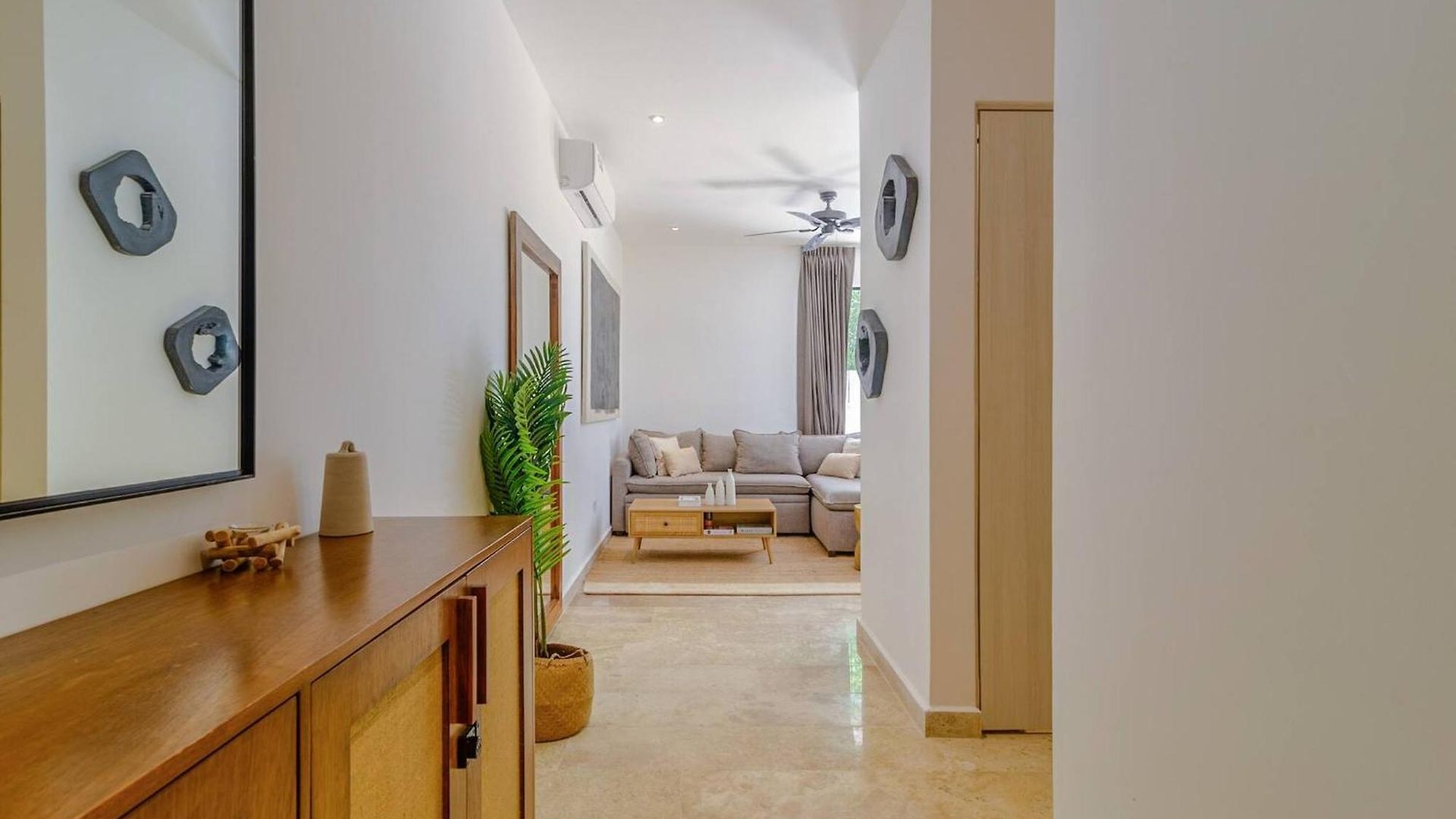Tropical Retreat: Scooters, Hot Tub, Pool, Projector * Tulum