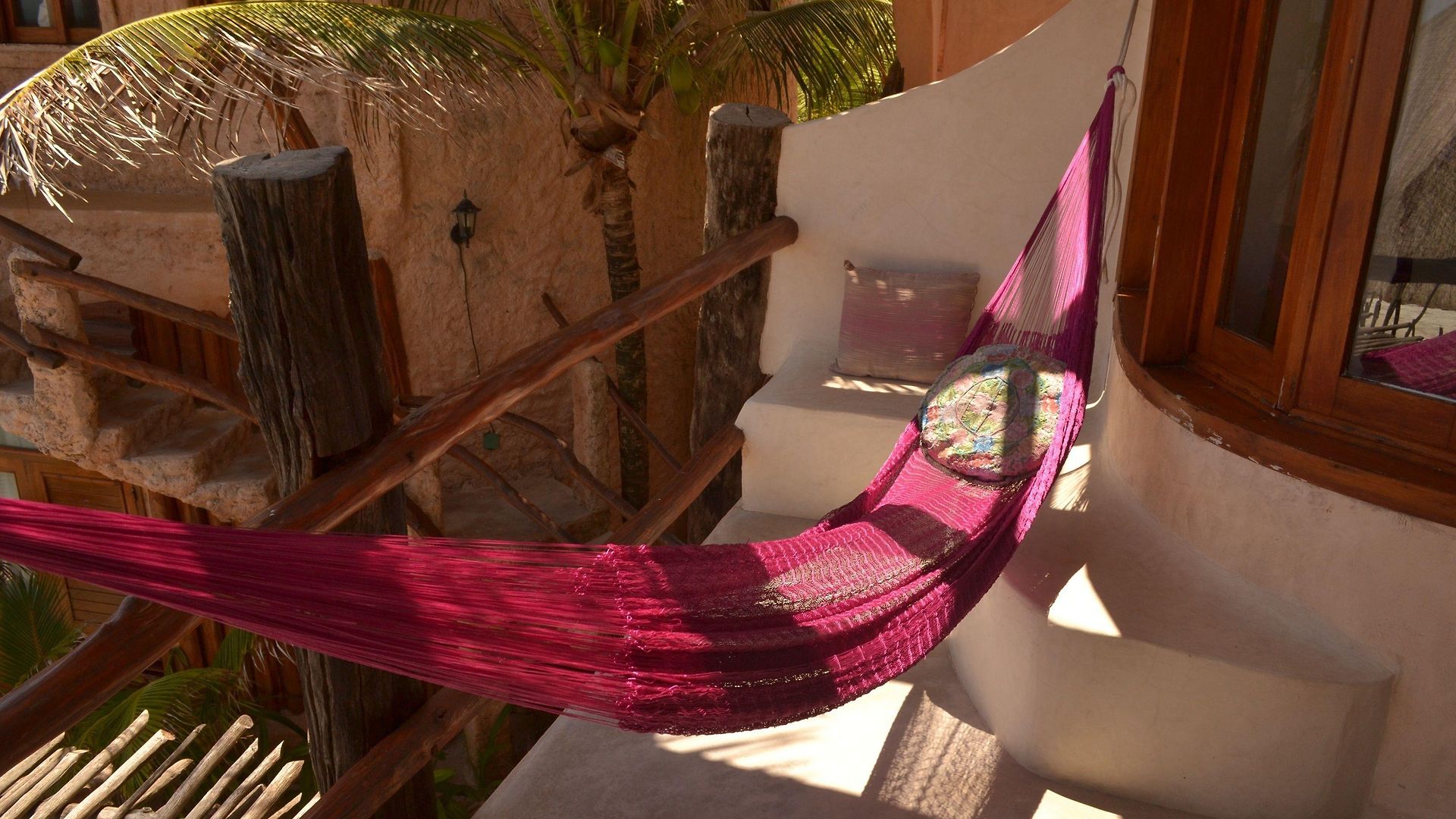 La Del Sol Boutique Hotel