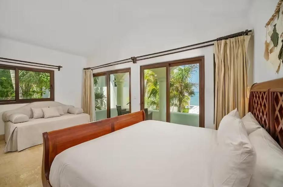 Beachfront Hacienda Soliman Bay