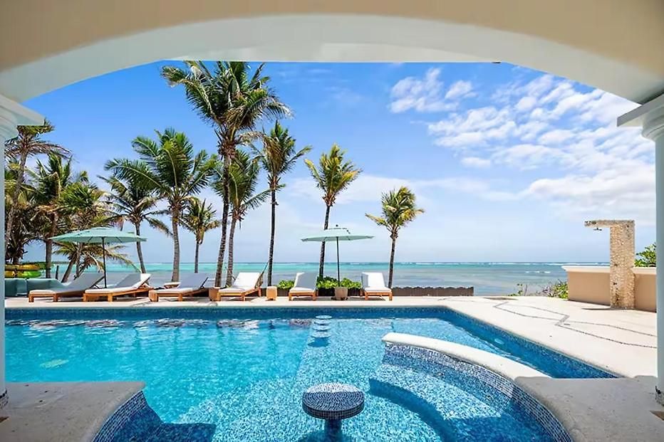 Villa Beachfront Hacienda Soliman Bay