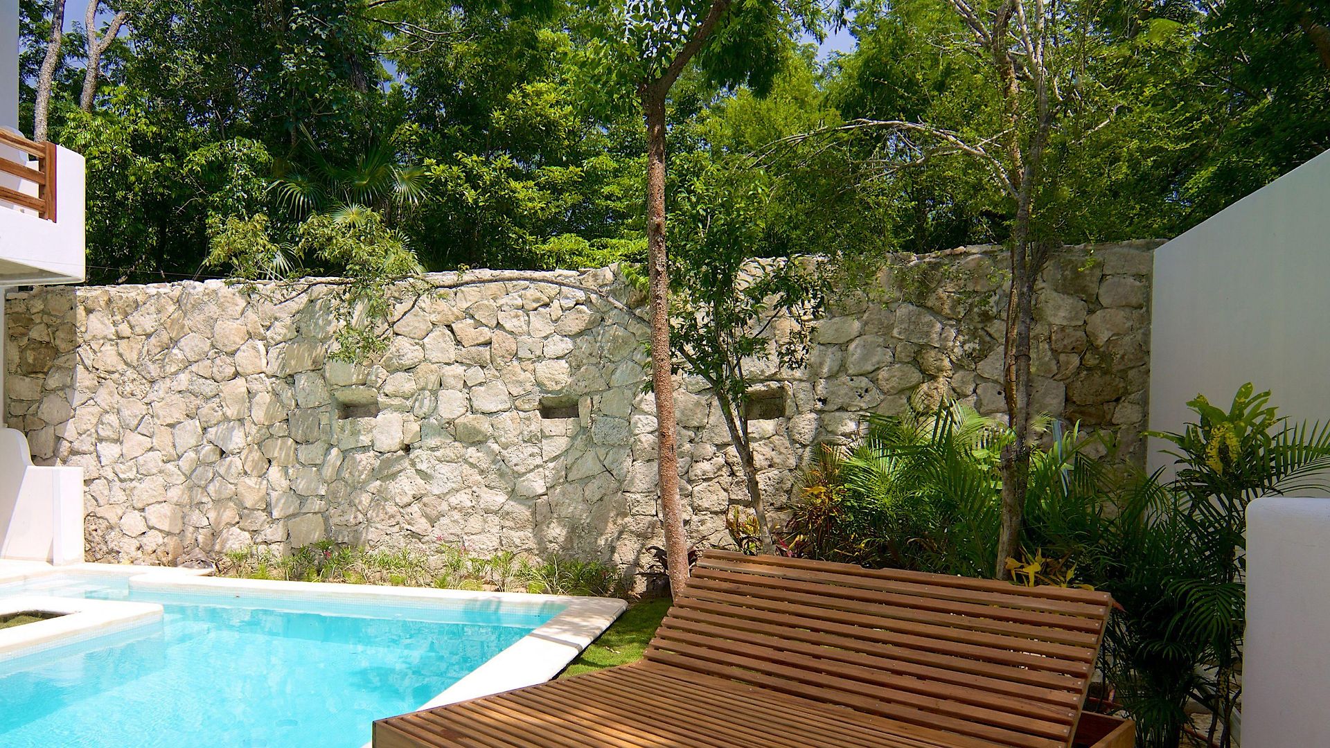 Livetulum Apartahotel 4*