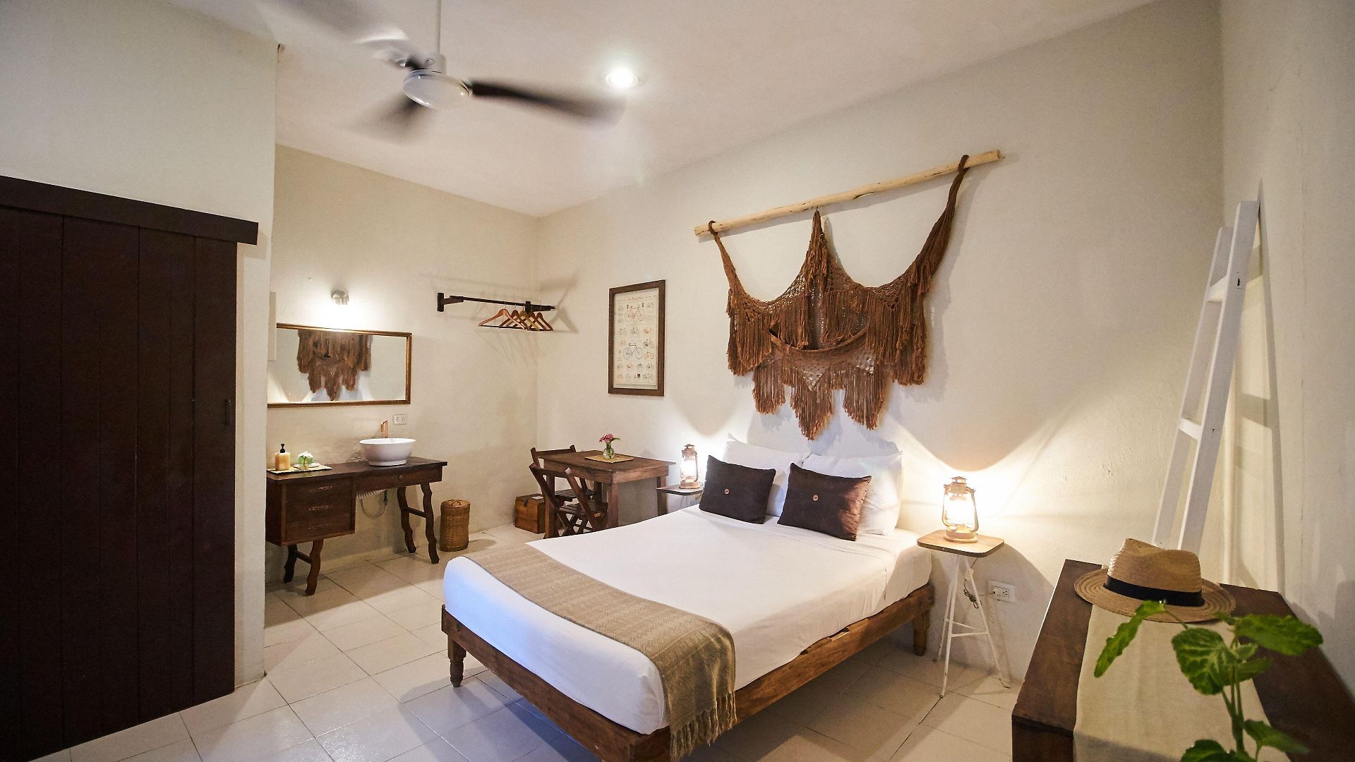 Secret Garden Hotel 3*