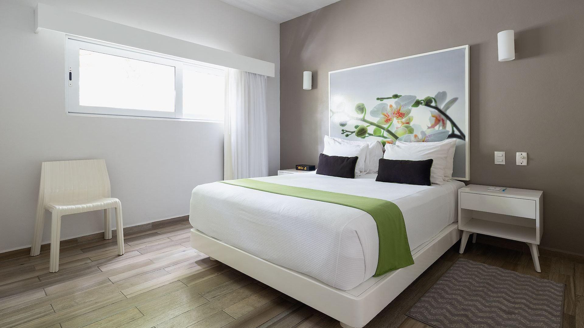 Azura Boutique 4*