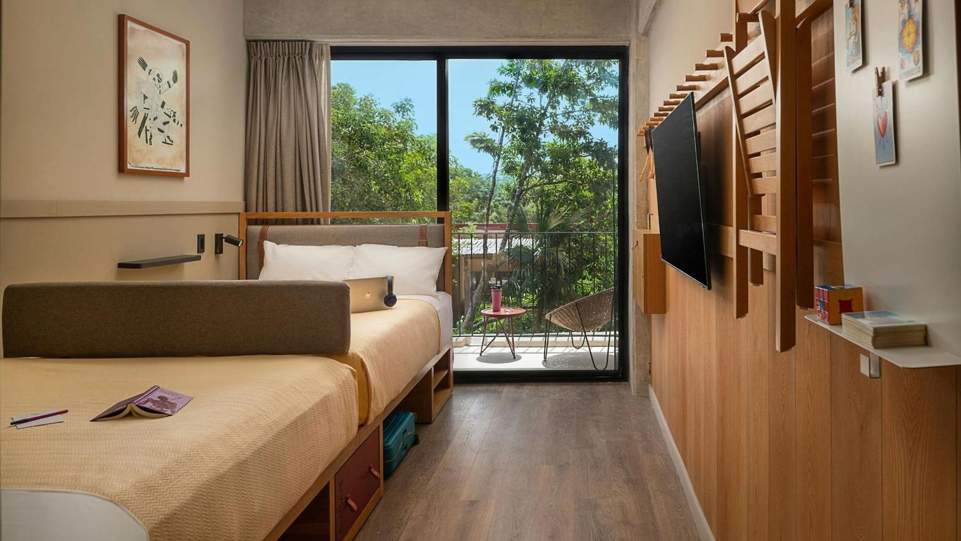 Moxy Hotel 4*