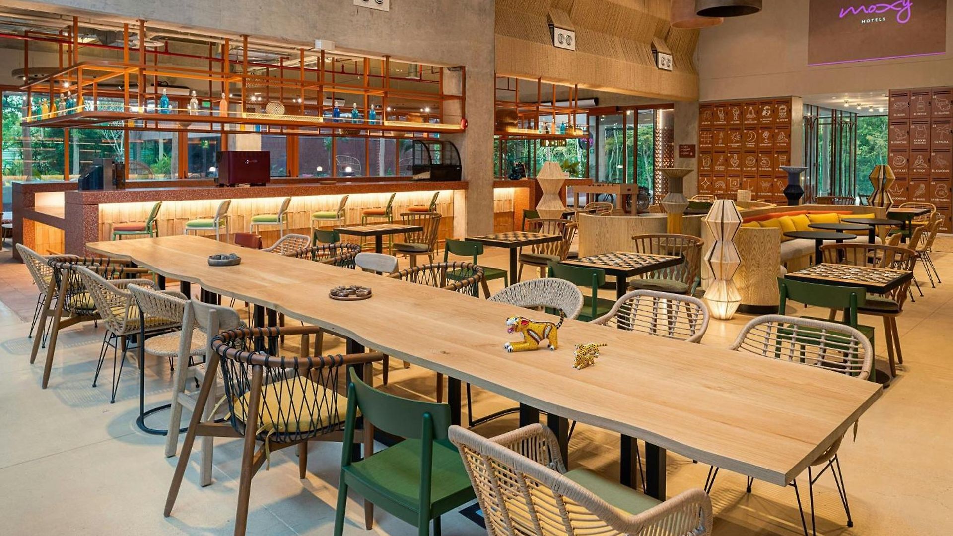 Moxy 4*