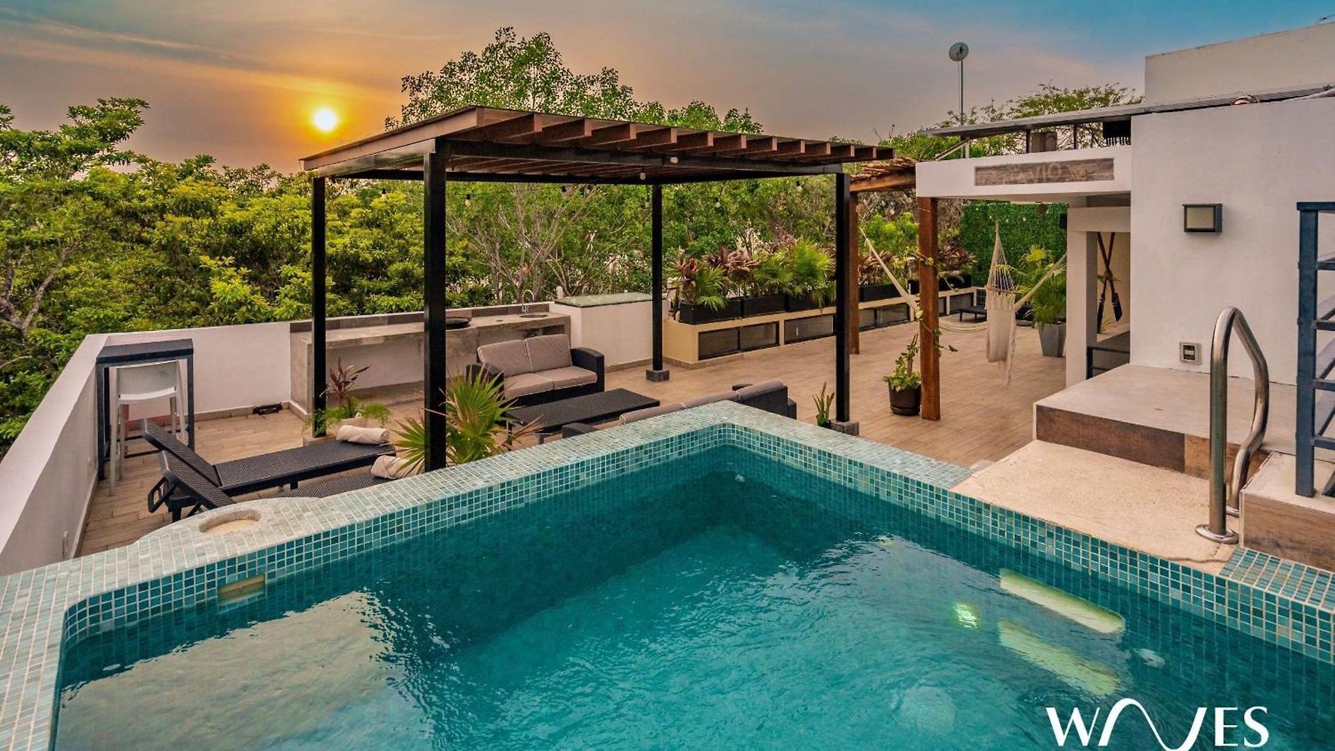 Villa 4 Bedroom Spacious Exclusive Townhouse With Private Rooftop And Pool Navio By Waves *