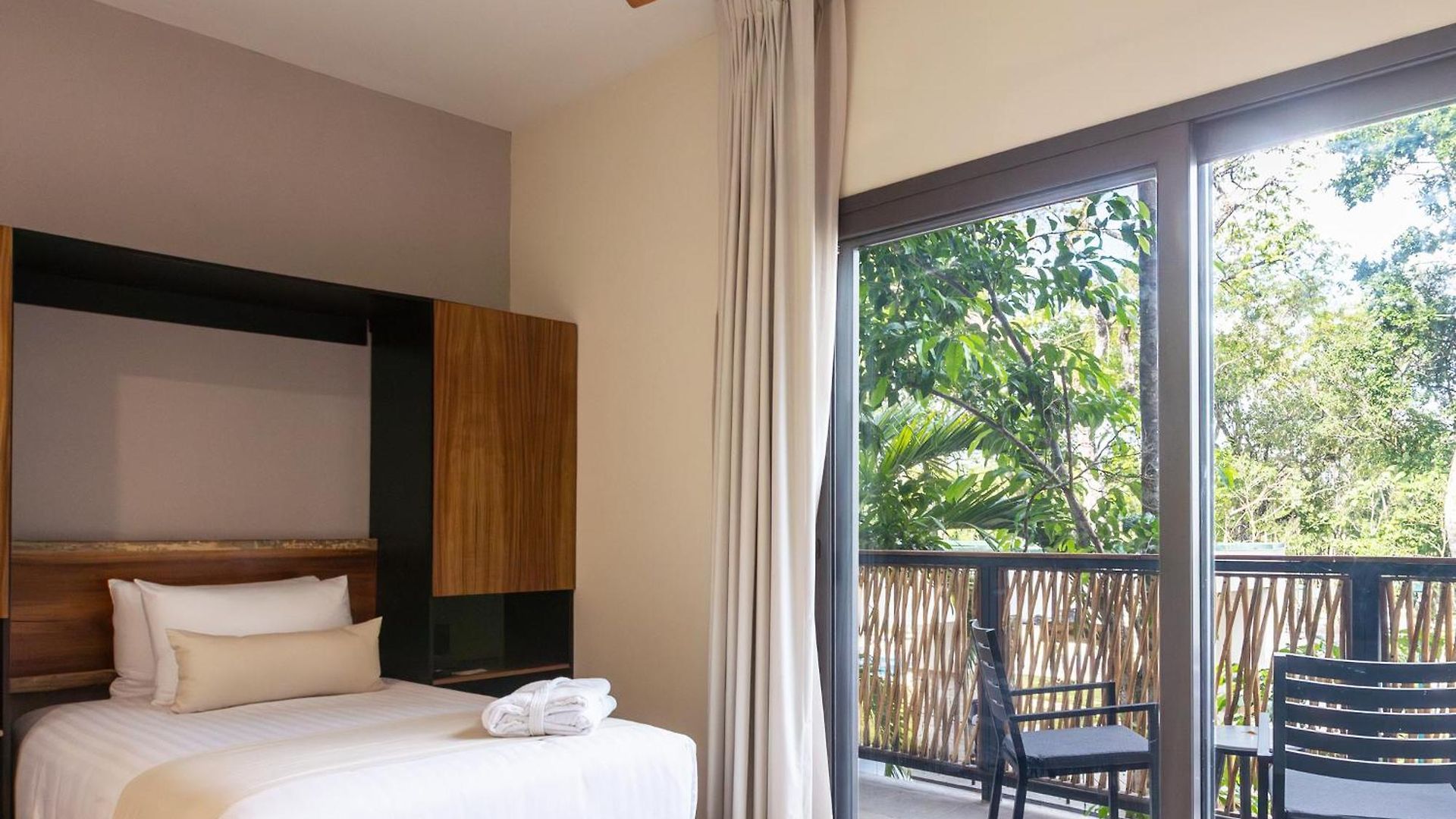 Hotel Mundo Maya Aeropuerto 3*