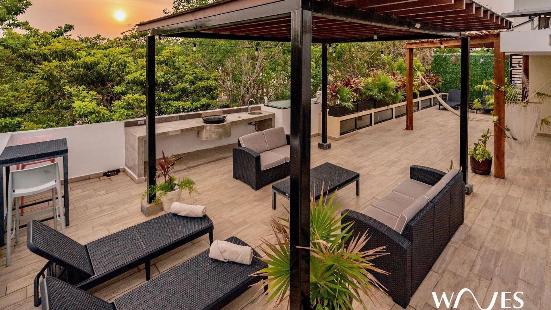 Great Located Spacious 2 Bedroom With Amazing Terrace By Waves Management Villa *