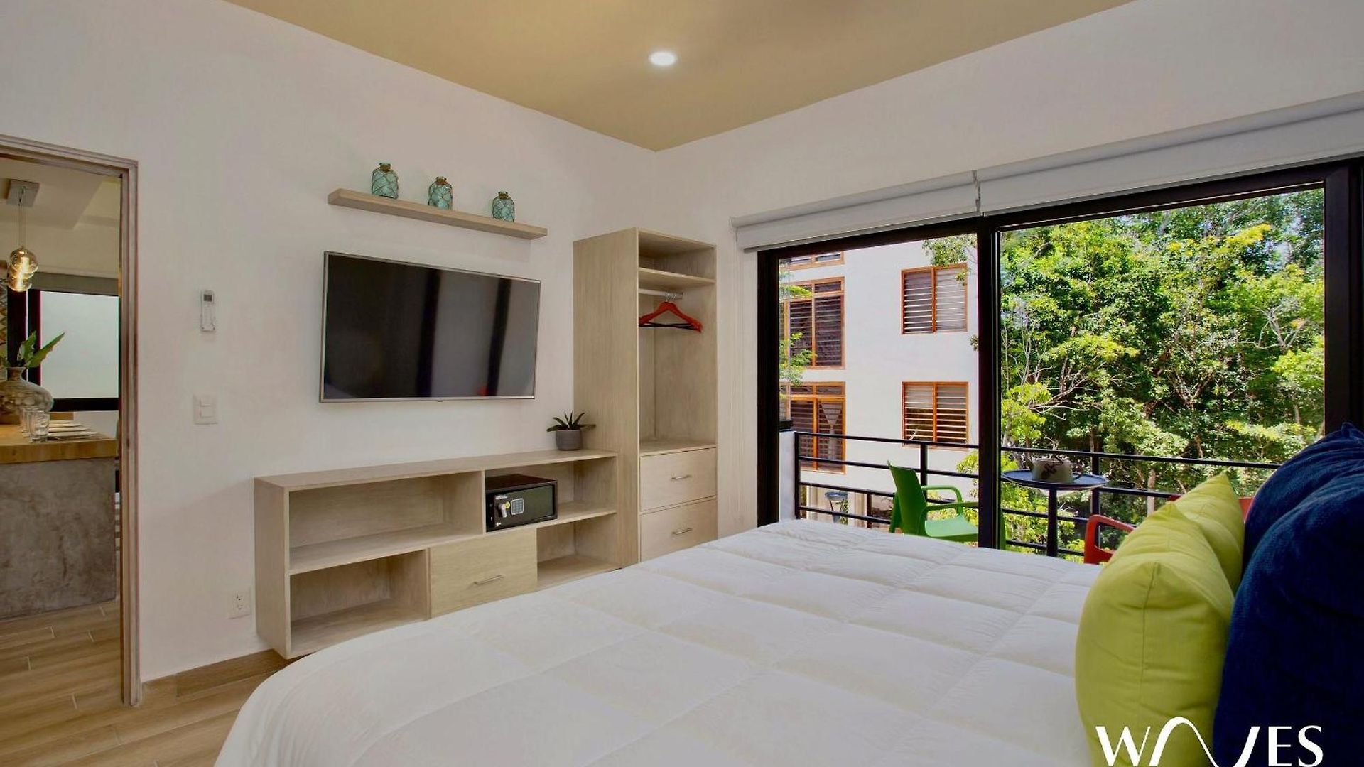 4 Bedroom Spacious Exclusive Townhouse With Private Rooftop And Pool Navio By Waves Villa