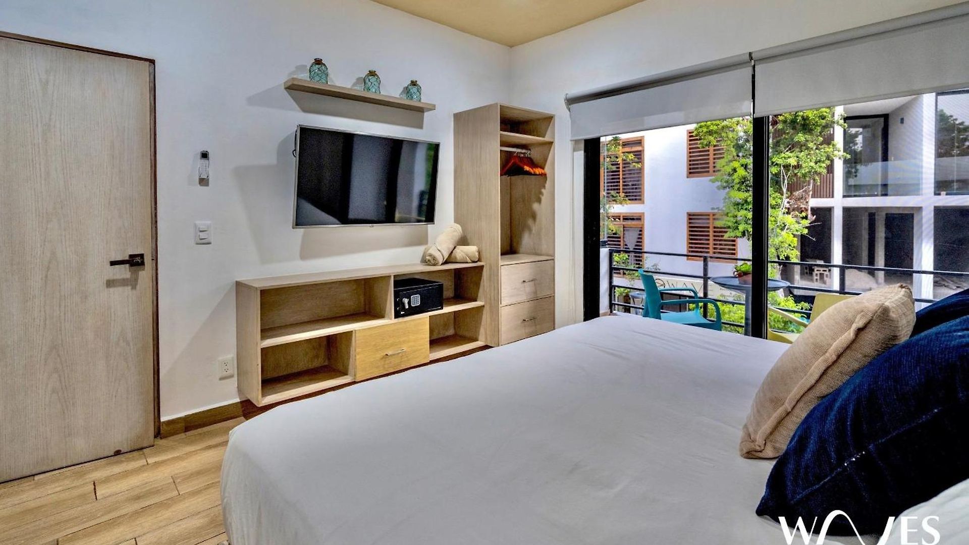 Villa 4 Bedroom Spacious Exclusive Townhouse With Private Rooftop And Pool Navio By Waves