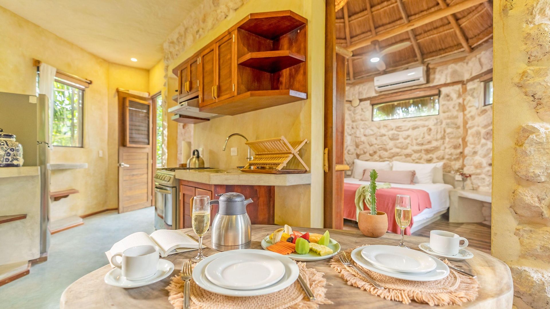 Hotel Alaya Beachfront 4*