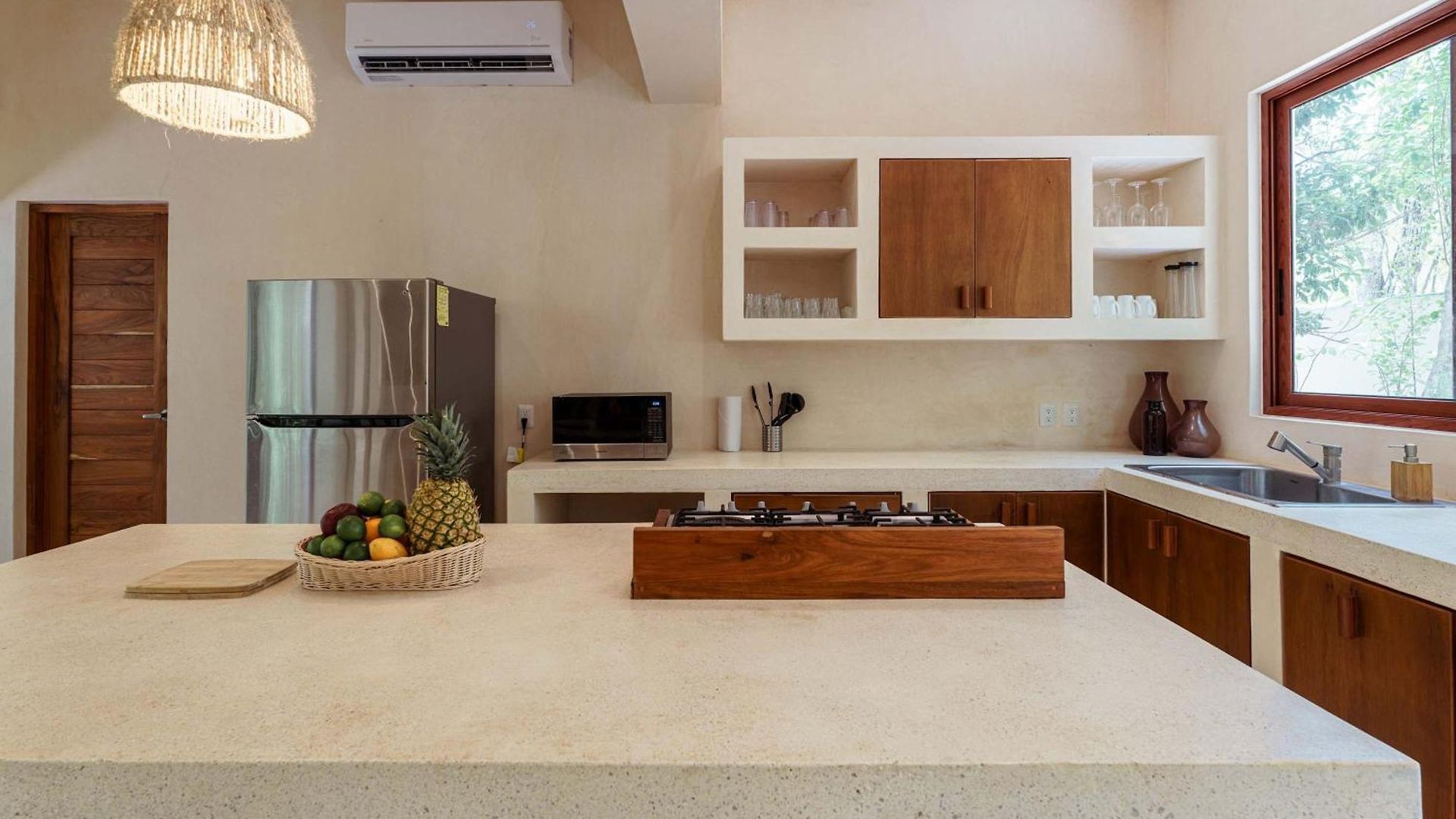 Stylish Ground-floor 3br Haven With Luxe Plunge Pool Holiday home