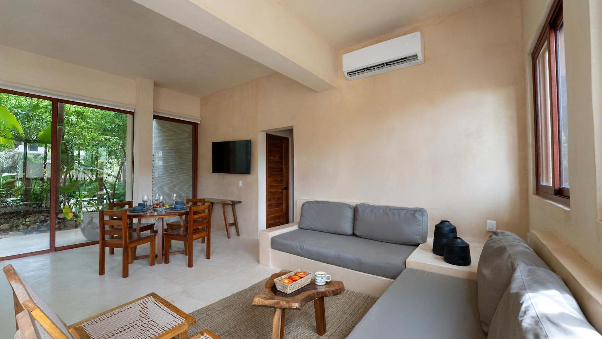 Luxe Ground-floor 3br Jungle Haven With Plunge Pool Holiday home *