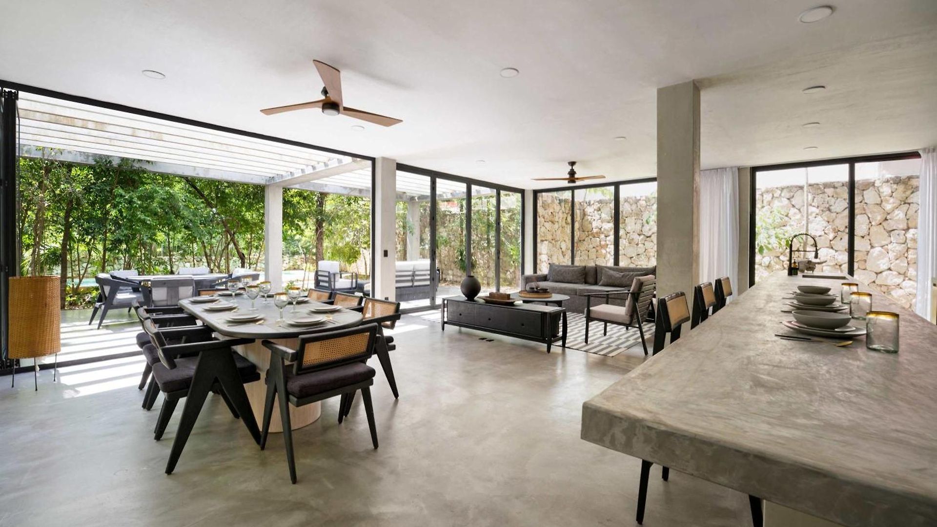 Luxury 4br In Limas Private Pool Villa