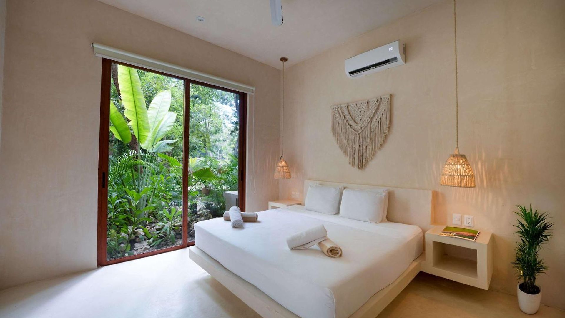 Luxe Ground-floor 3br Jungle Haven With Plunge Pool Holiday home