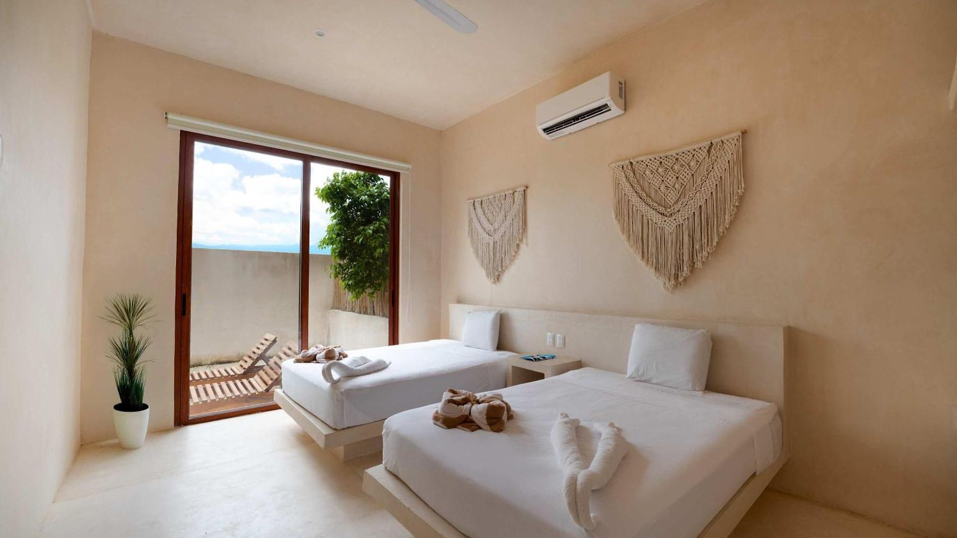Luxe Ground-floor 3br Jungle Haven With Plunge Pool *