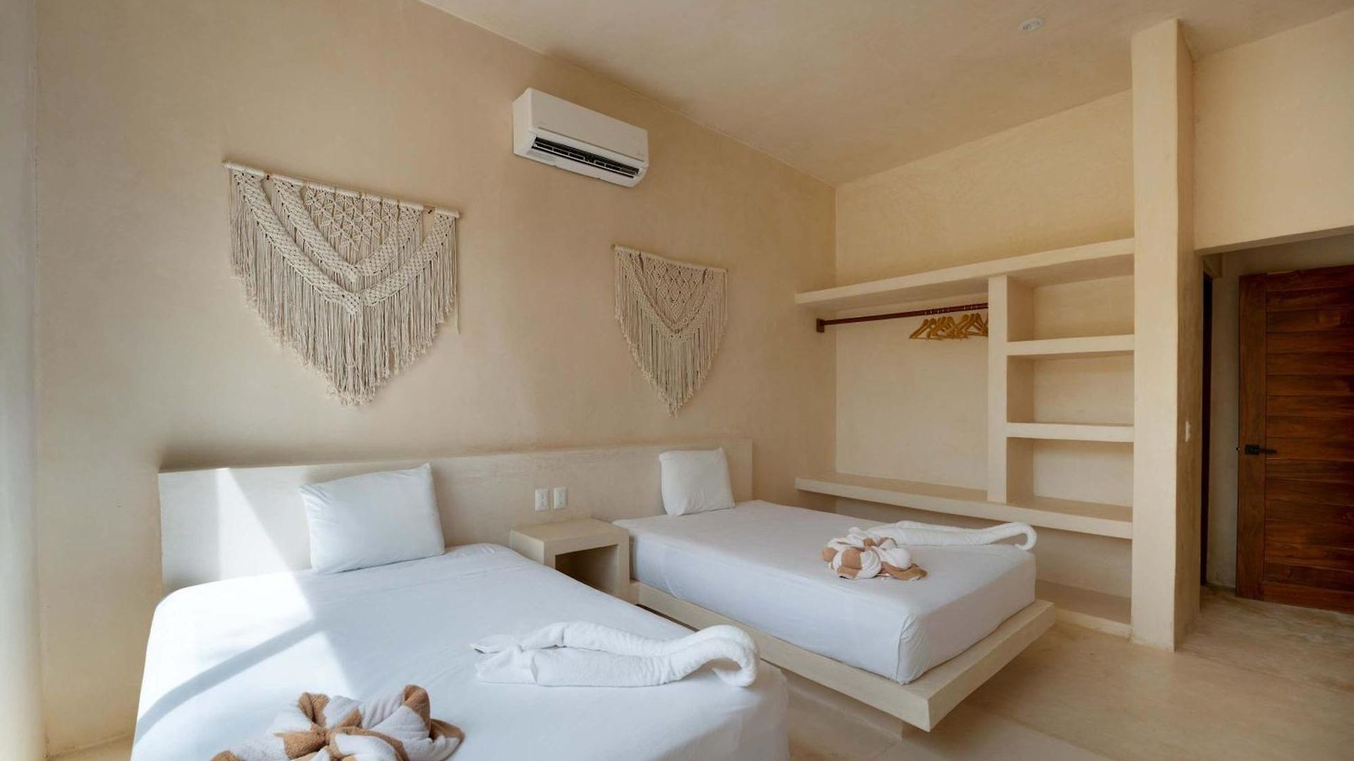 Luxe Ground-floor 3br Jungle Haven With Plunge Pool *