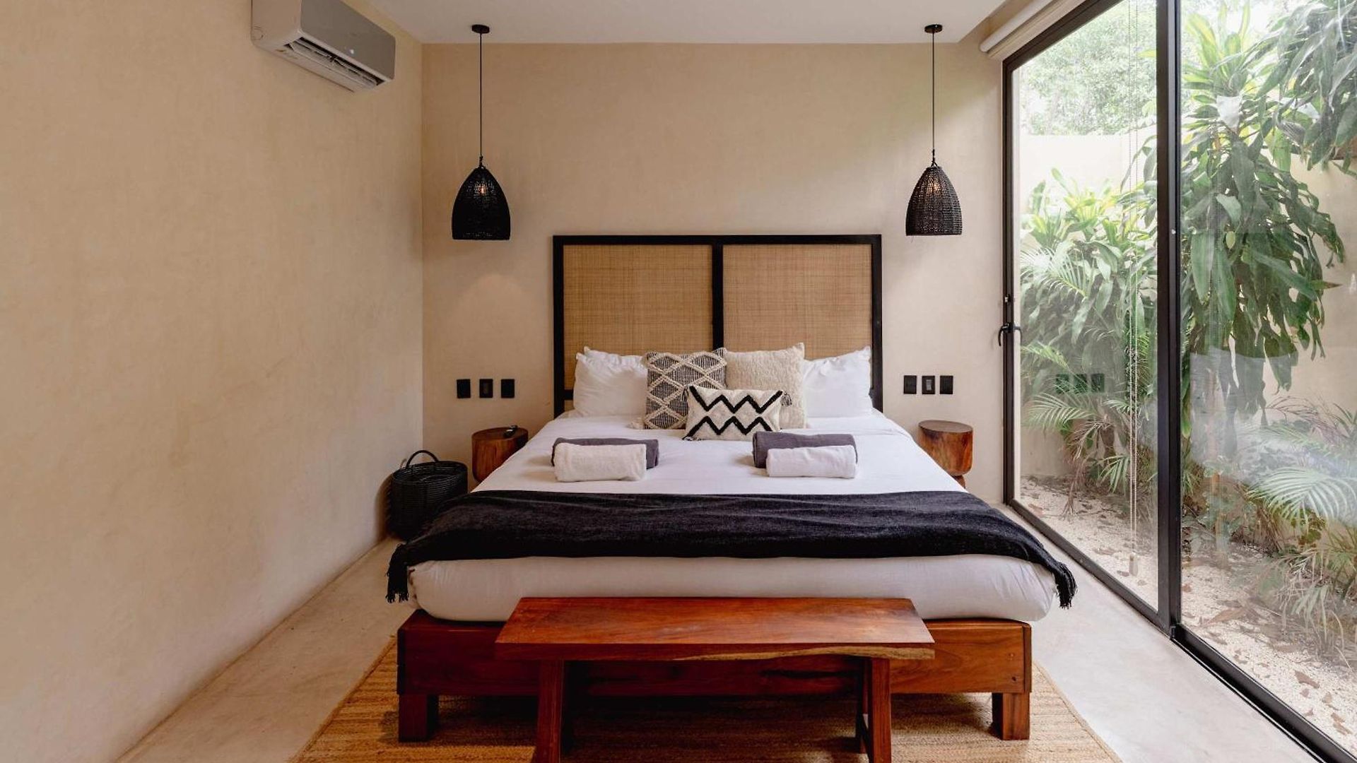 Luxe 3br - Two Private Pools Including Rooftop Modern Boho Style Villa