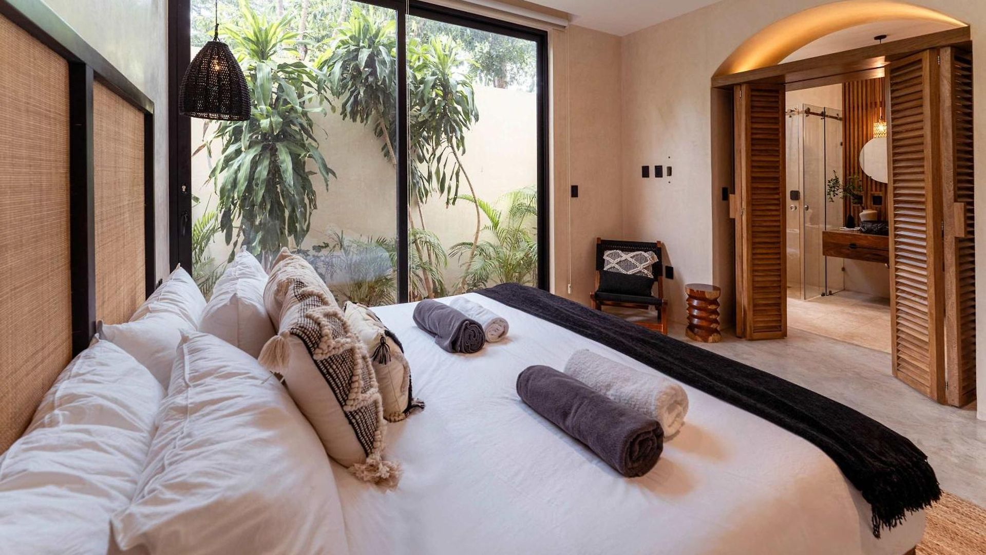 Villa Luxe 3br - Two Private Pools Including Rooftop Modern Boho Style