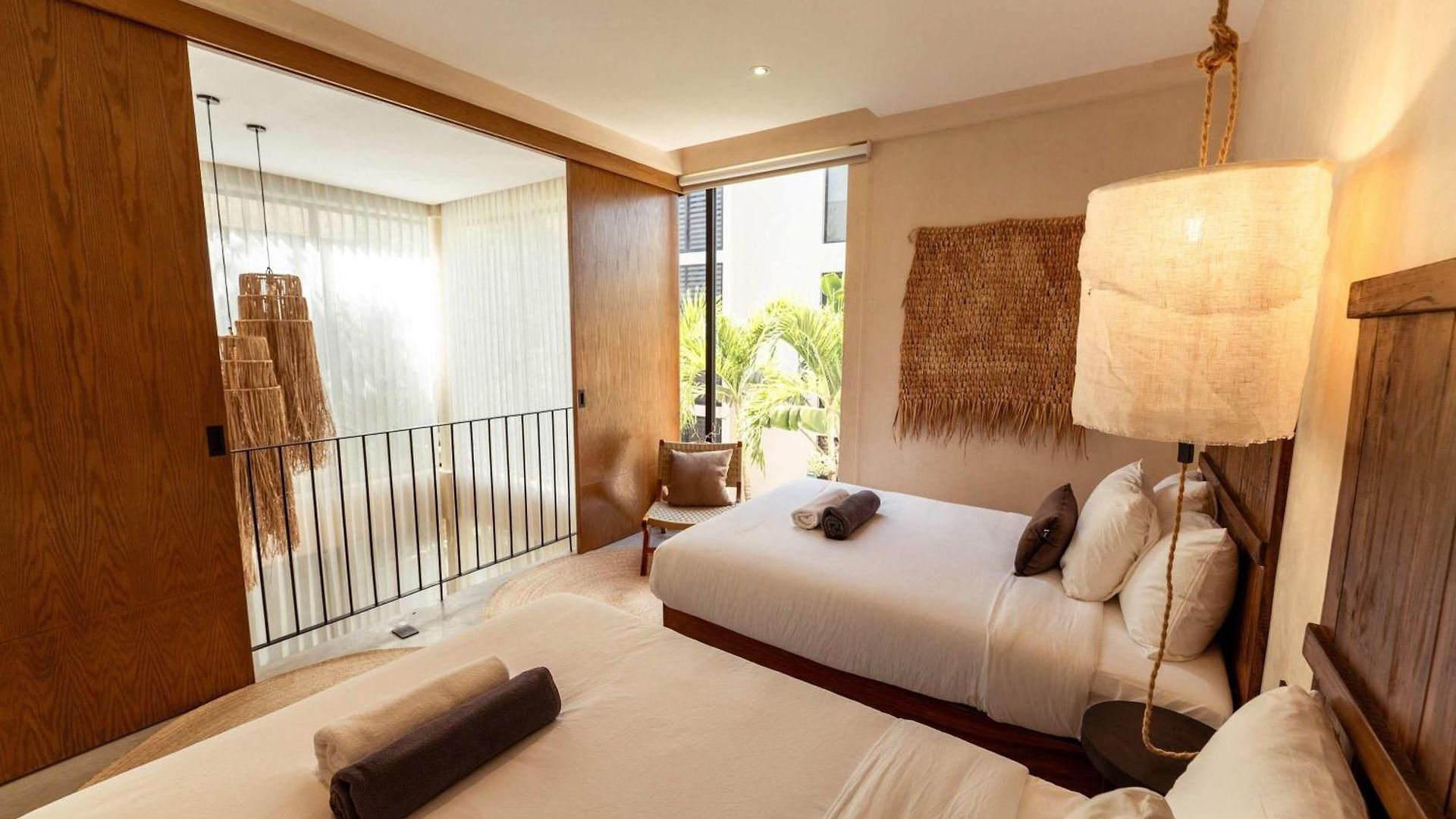 Chic 3br - 2 Pools With Rooftop Pool Modern Boho Design Villa *