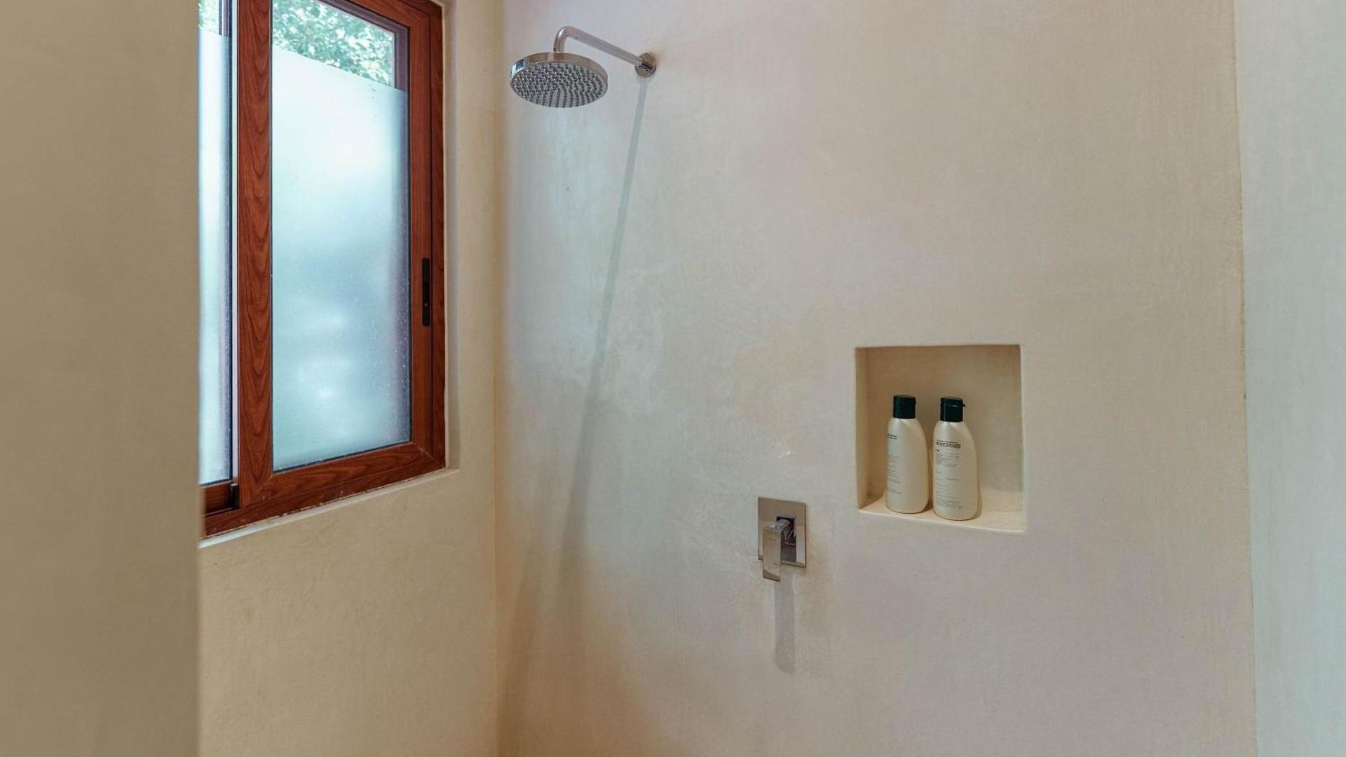 Holiday home Stylish Ground-floor 3br Haven With Luxe Plunge Pool