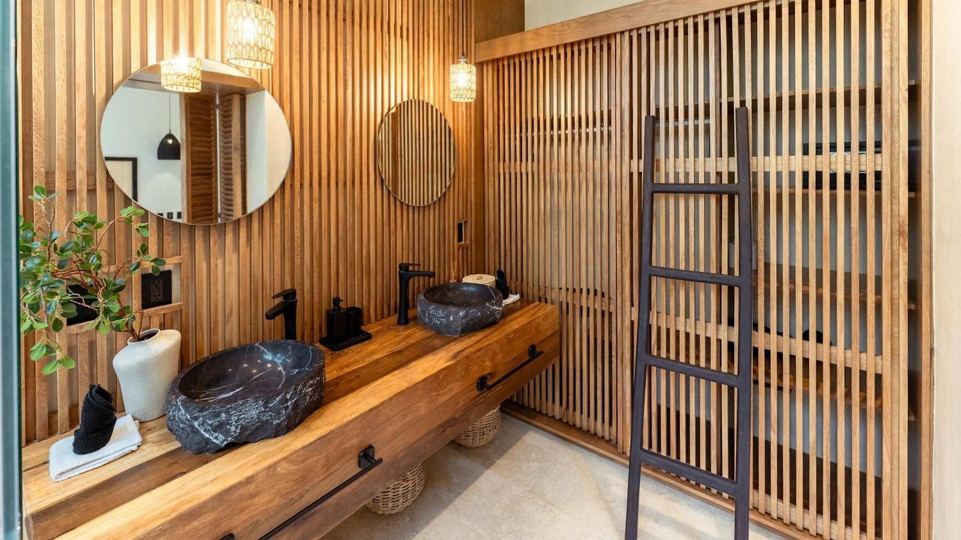 Luxe 3br - Two Private Pools Including Rooftop Modern Boho Style