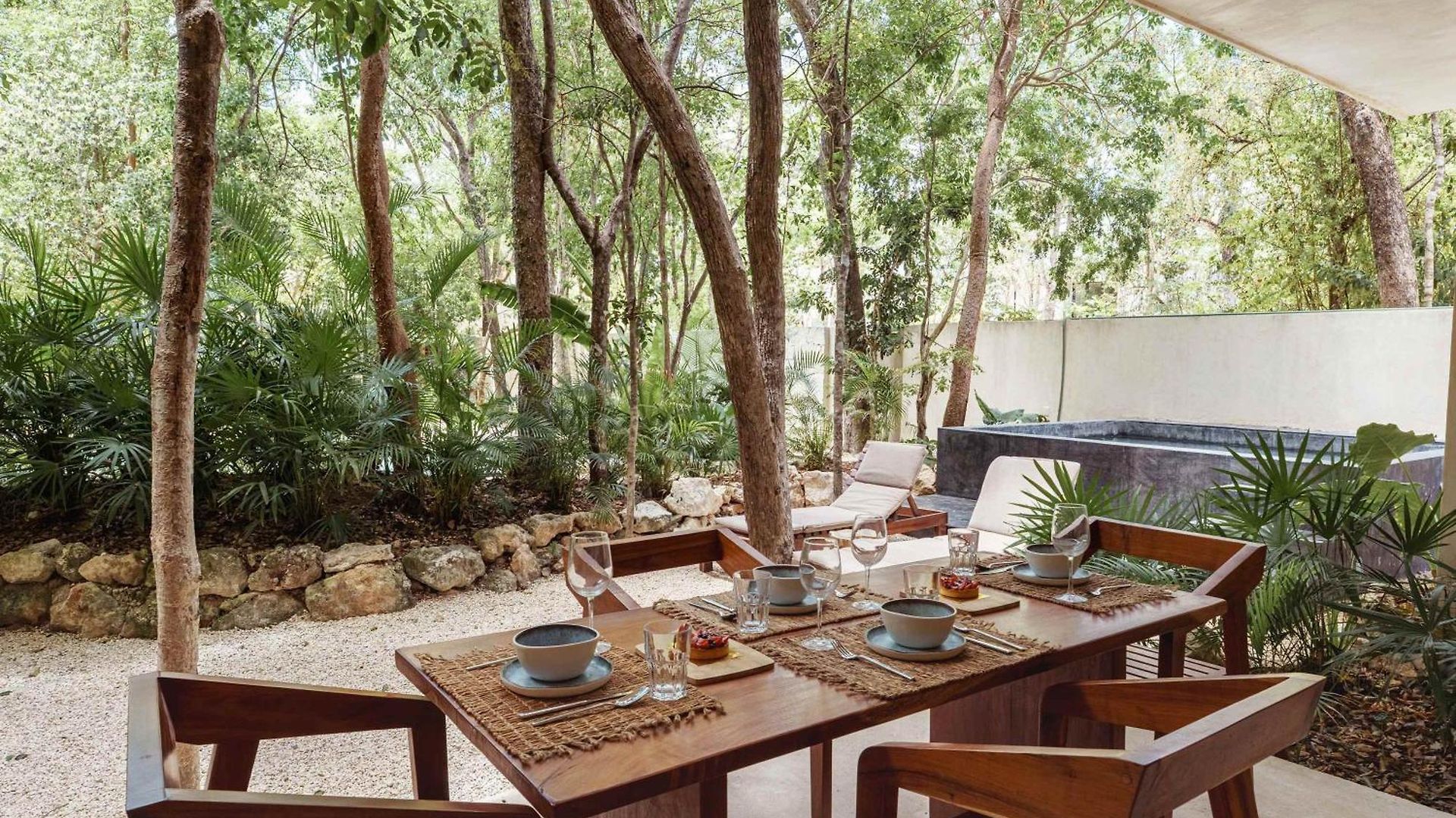 Stylish Ground-floor 3br Haven With Luxe Plunge Pool Holiday home *