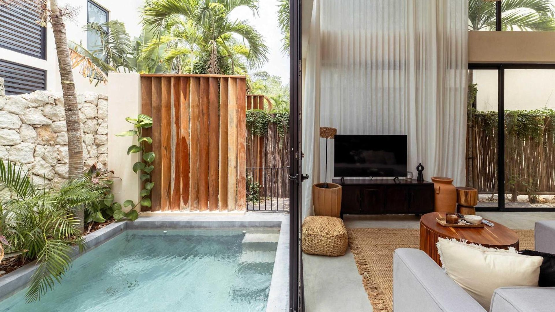 Villa Luxe 3br - Two Private Pools Including Rooftop Modern Boho Style *
