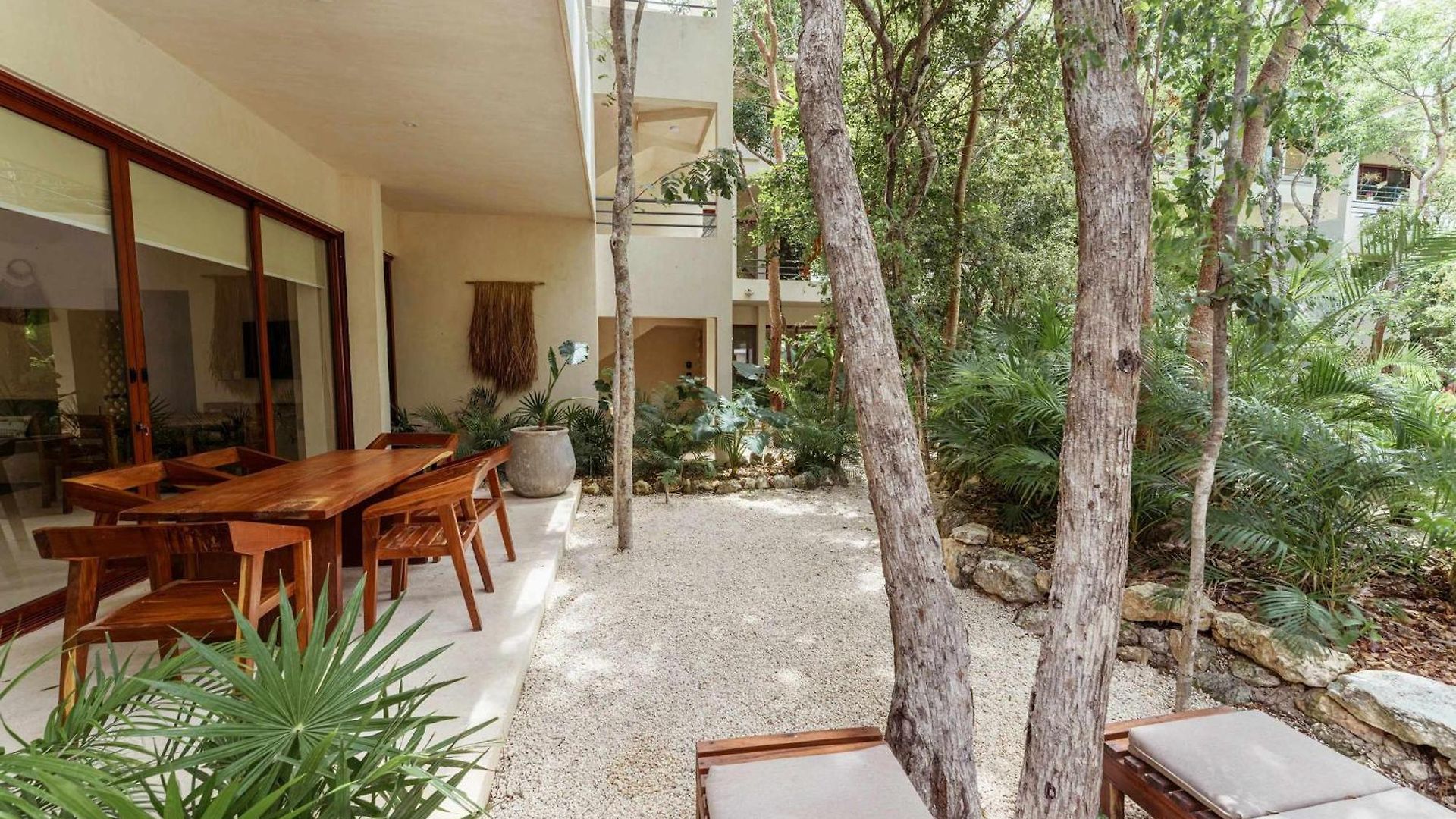 Stylish Ground-floor 3br Haven With Luxe Plunge Pool Holiday home *