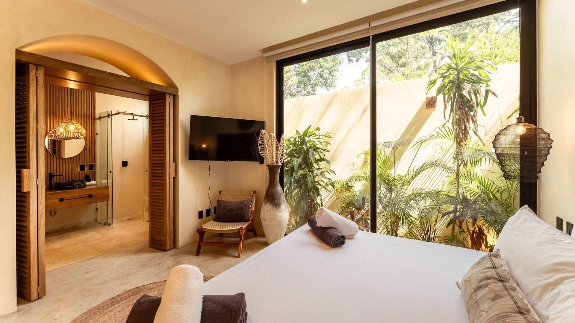 Villa Chic 3br - 2 Pools With Rooftop Pool Modern Boho Design