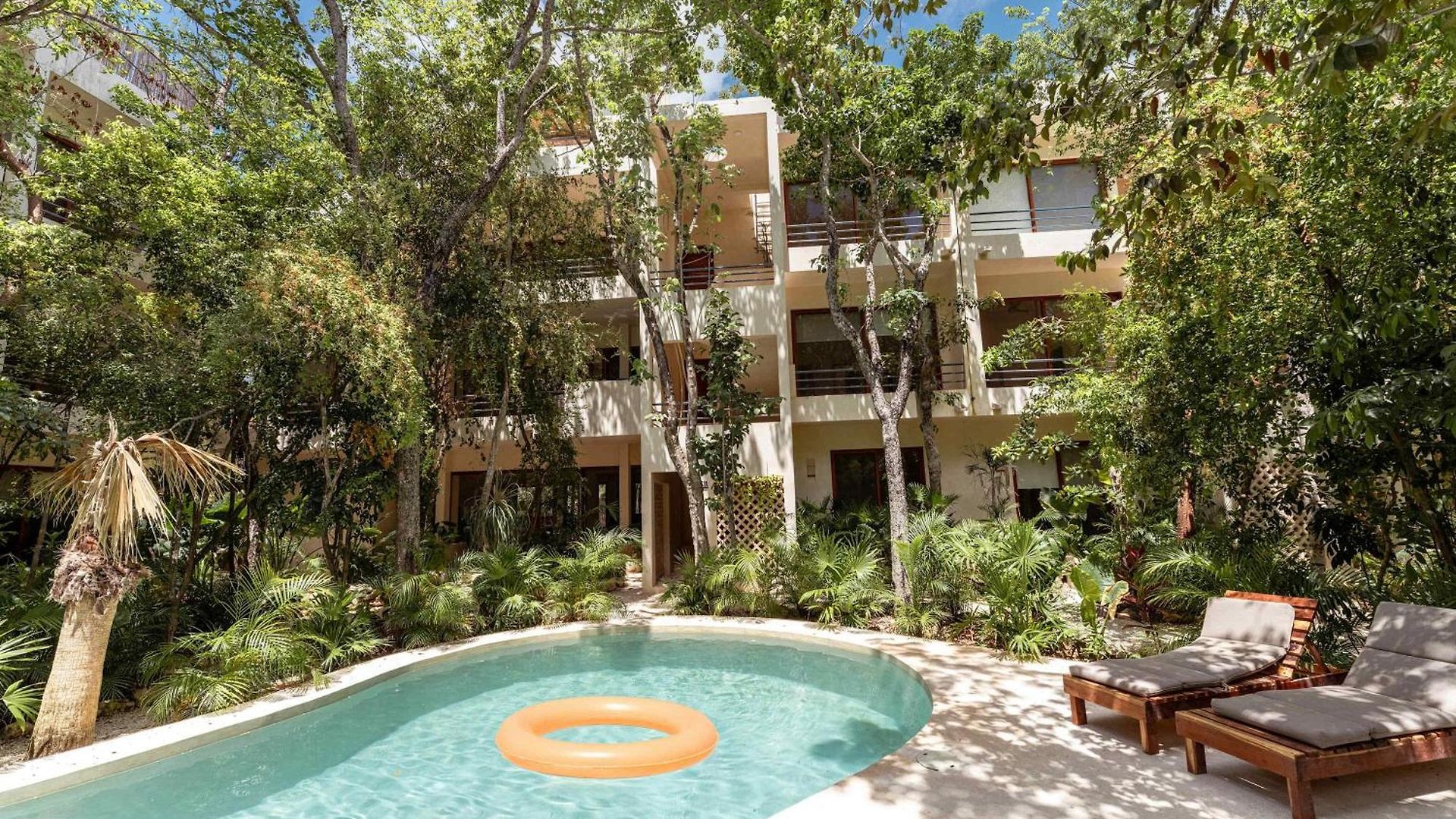 Stylish Ground-floor 3br Haven With Luxe Plunge Pool Holiday home
