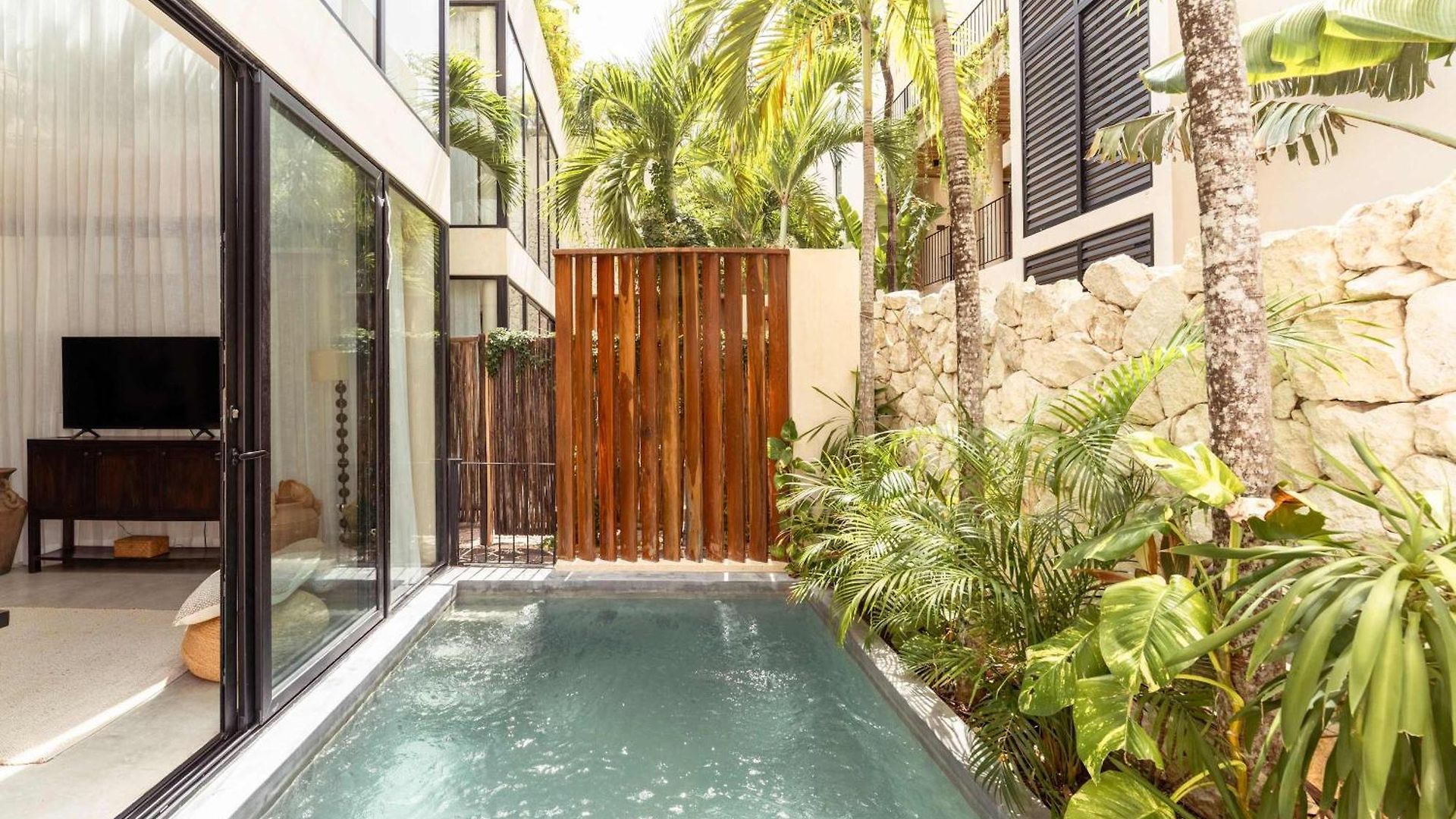 Chic 3br - 2 Pools With Rooftop Pool Modern Boho Design Villa