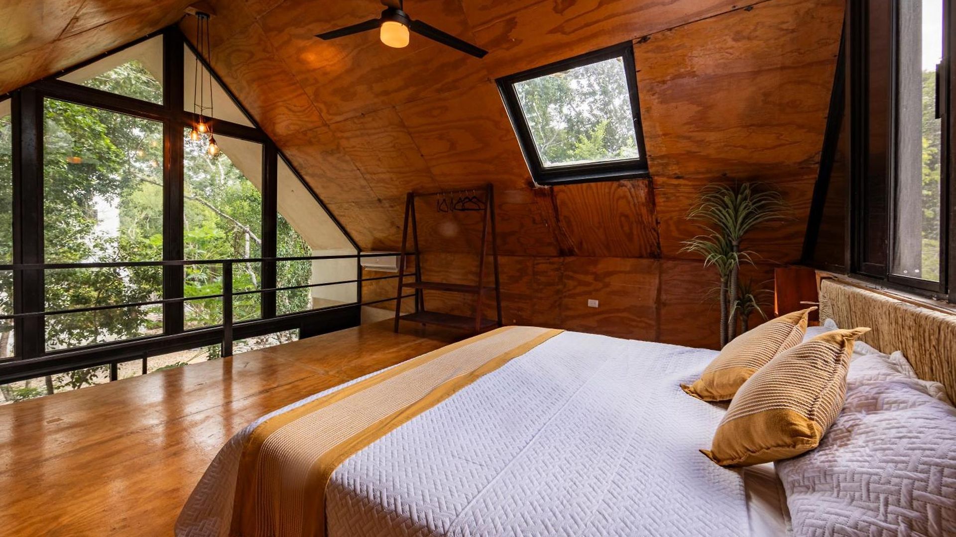 Xtambaa Selva Lodge