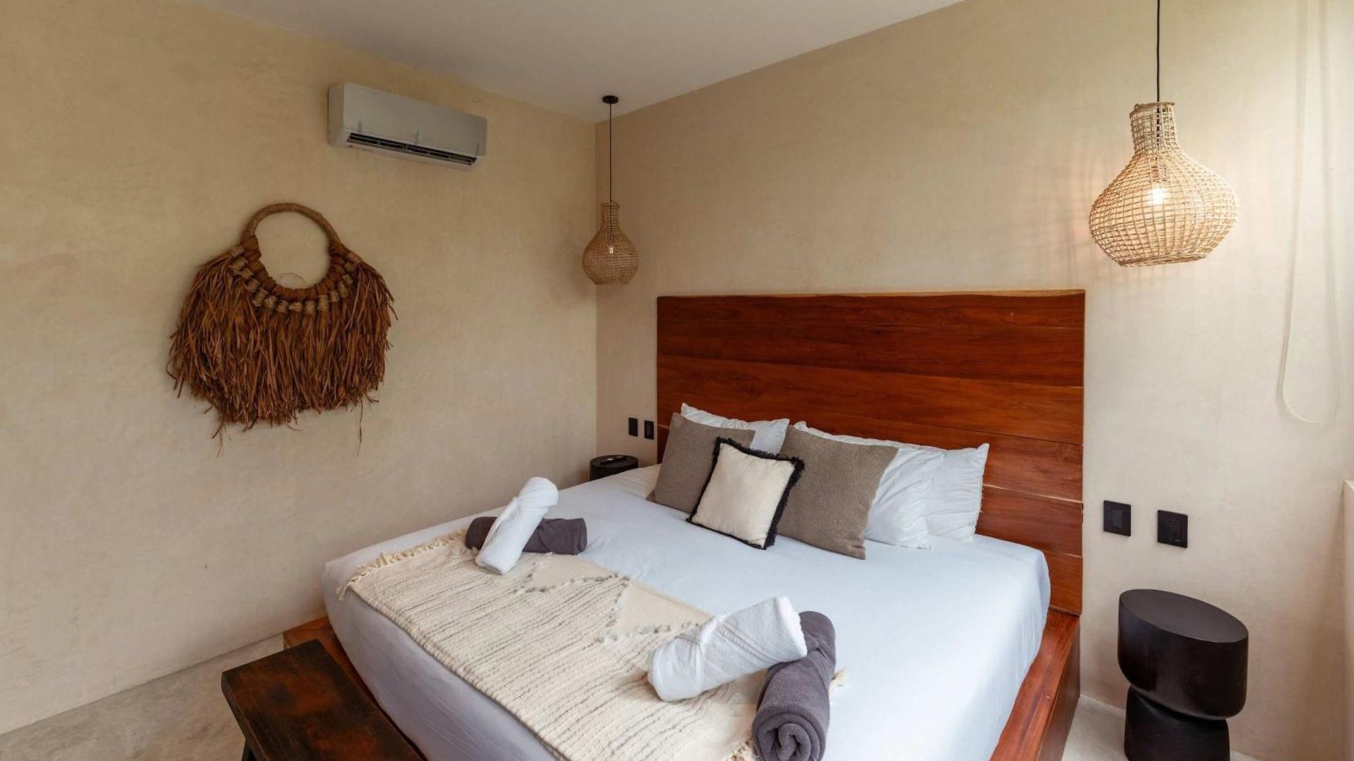 Villa Luxe 3br - Two Private Pools Including Rooftop Modern Boho Style *