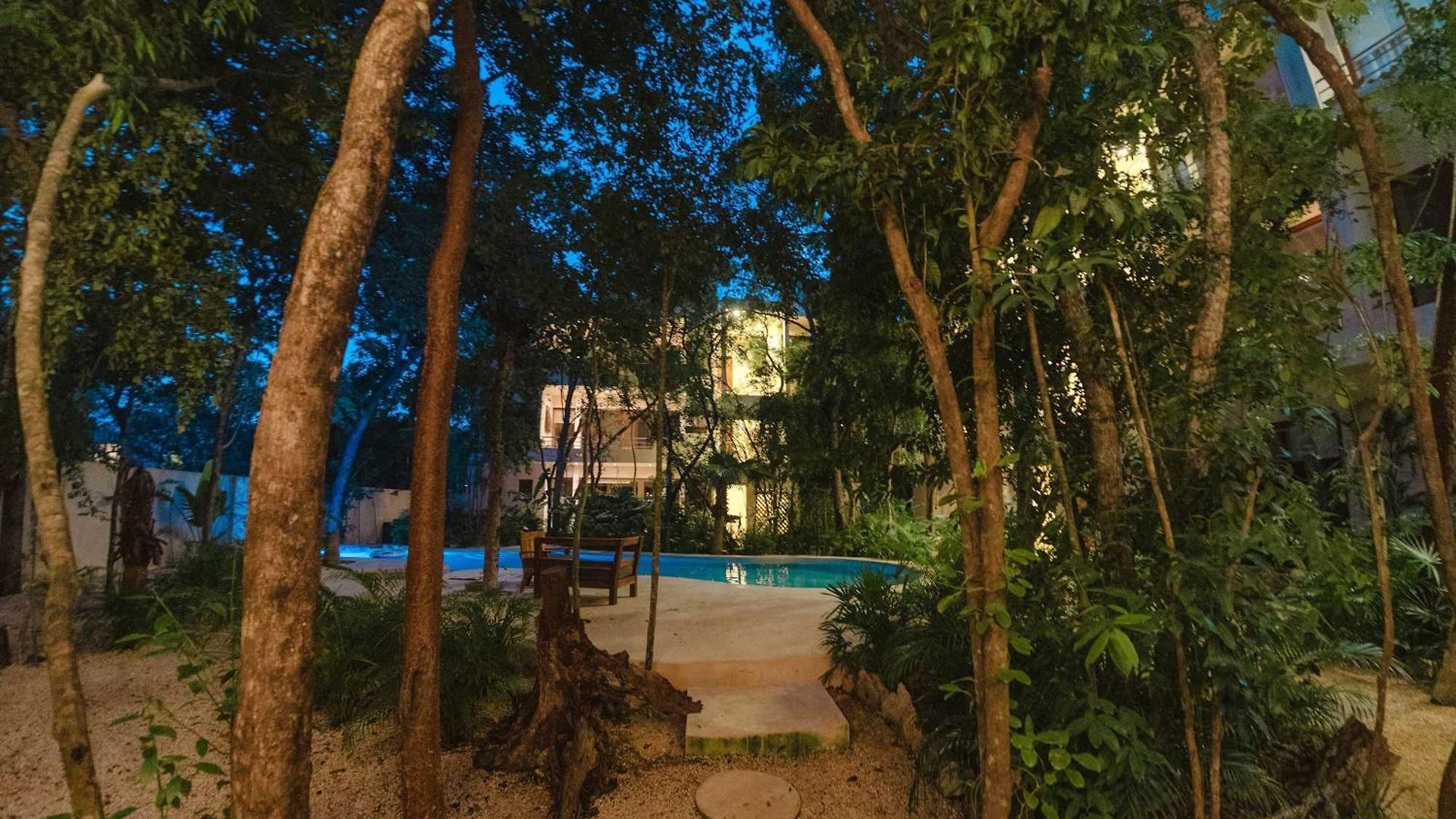 Stylish Ground-floor 3br Haven With Luxe Plunge Pool Holiday home *