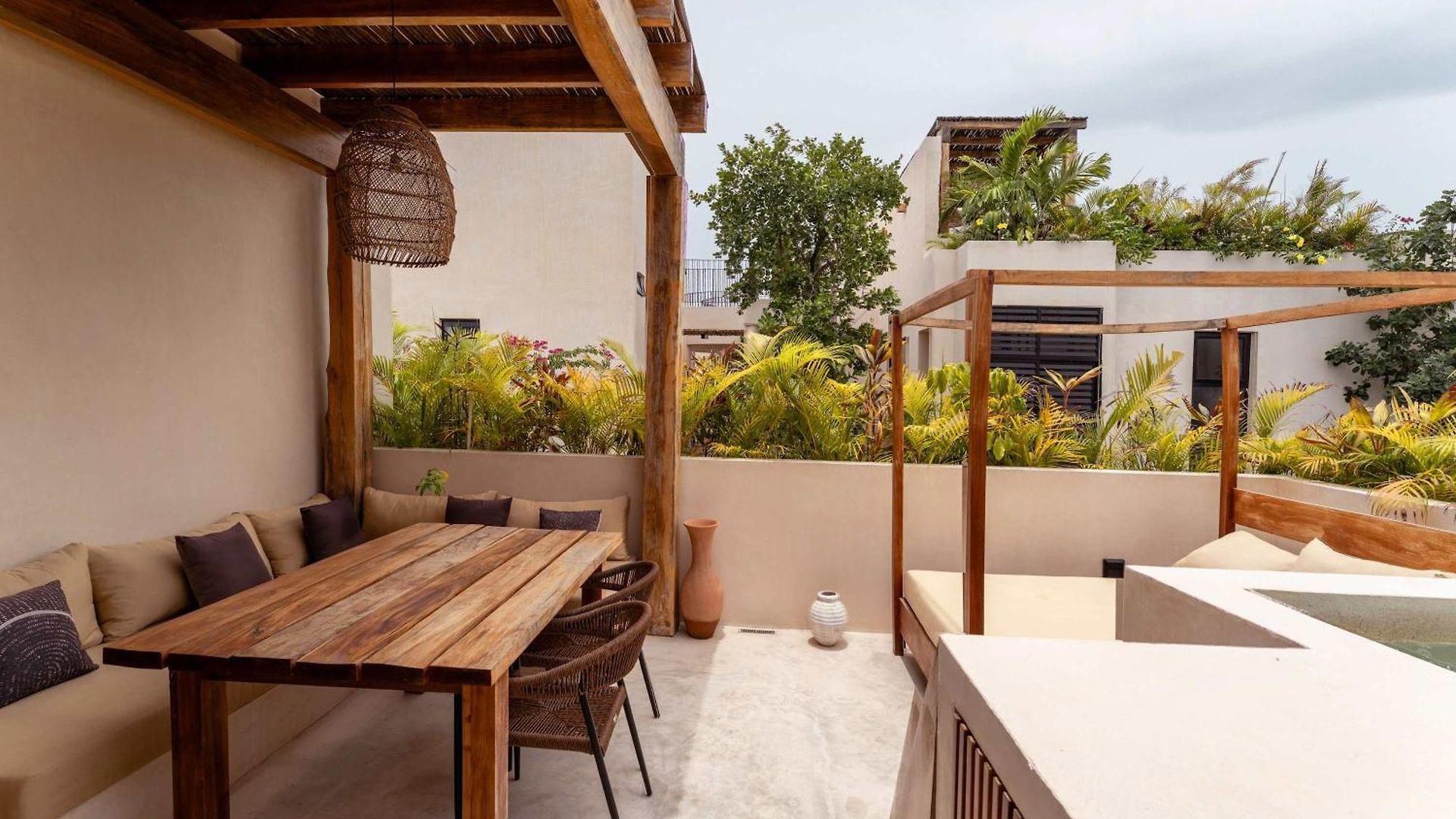 Luxe 3br - Two Private Pools Including Rooftop Modern Boho Style Villa *