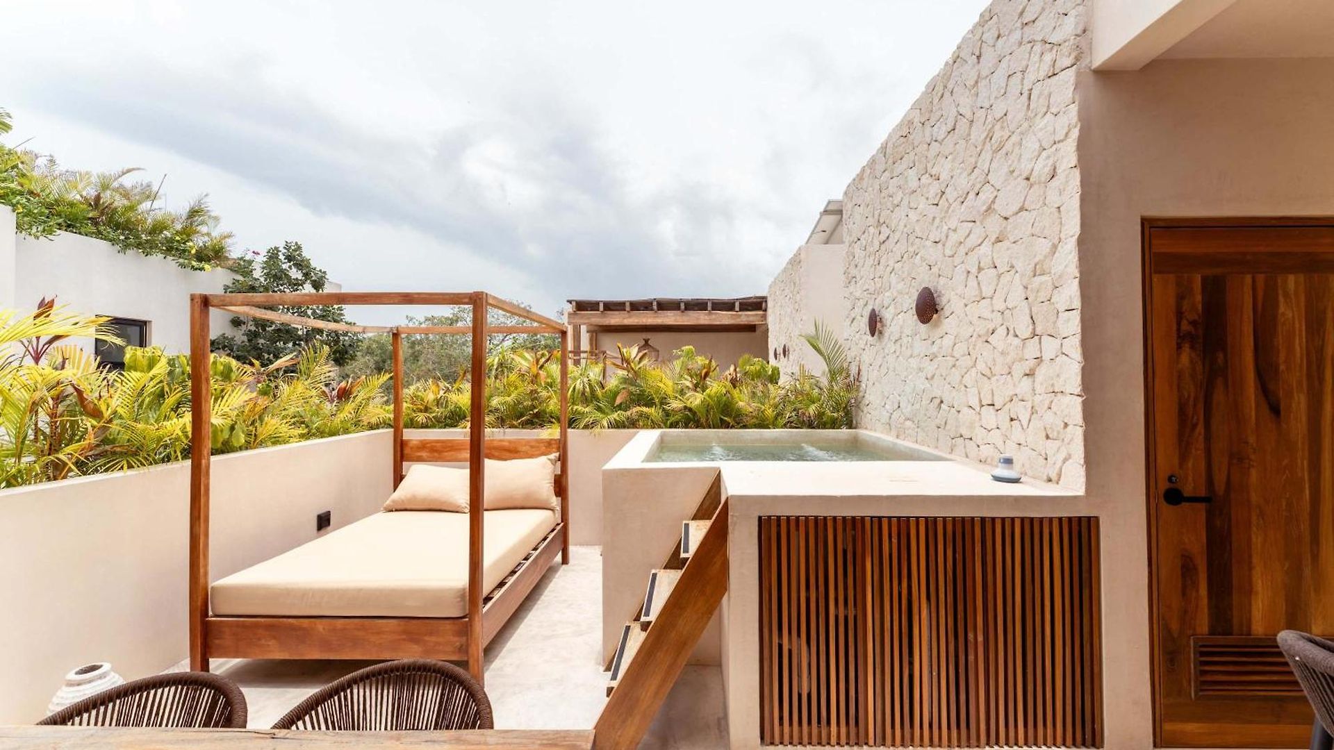 Luxe 3br - Two Private Pools Including Rooftop Modern Boho Style Villa *