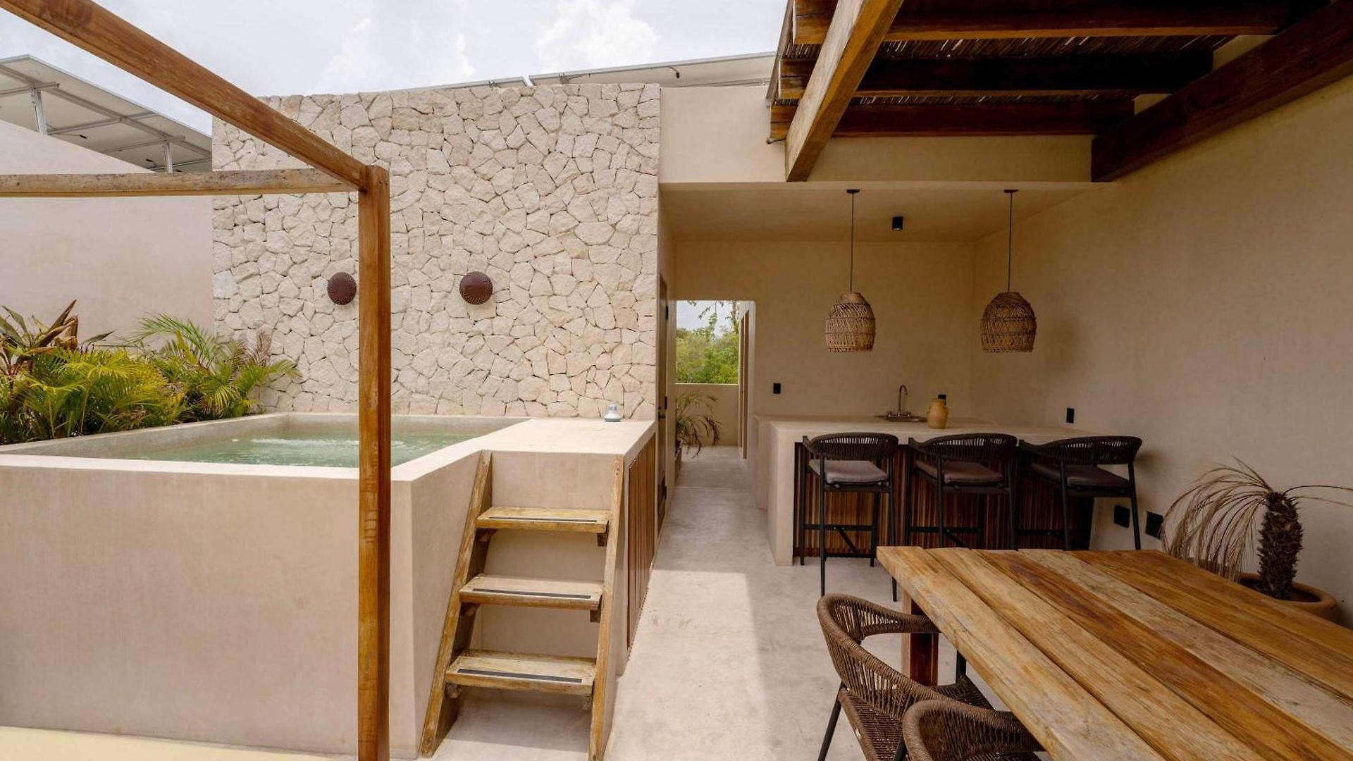 Villa Luxe 3br - Two Private Pools Including Rooftop Modern Boho Style