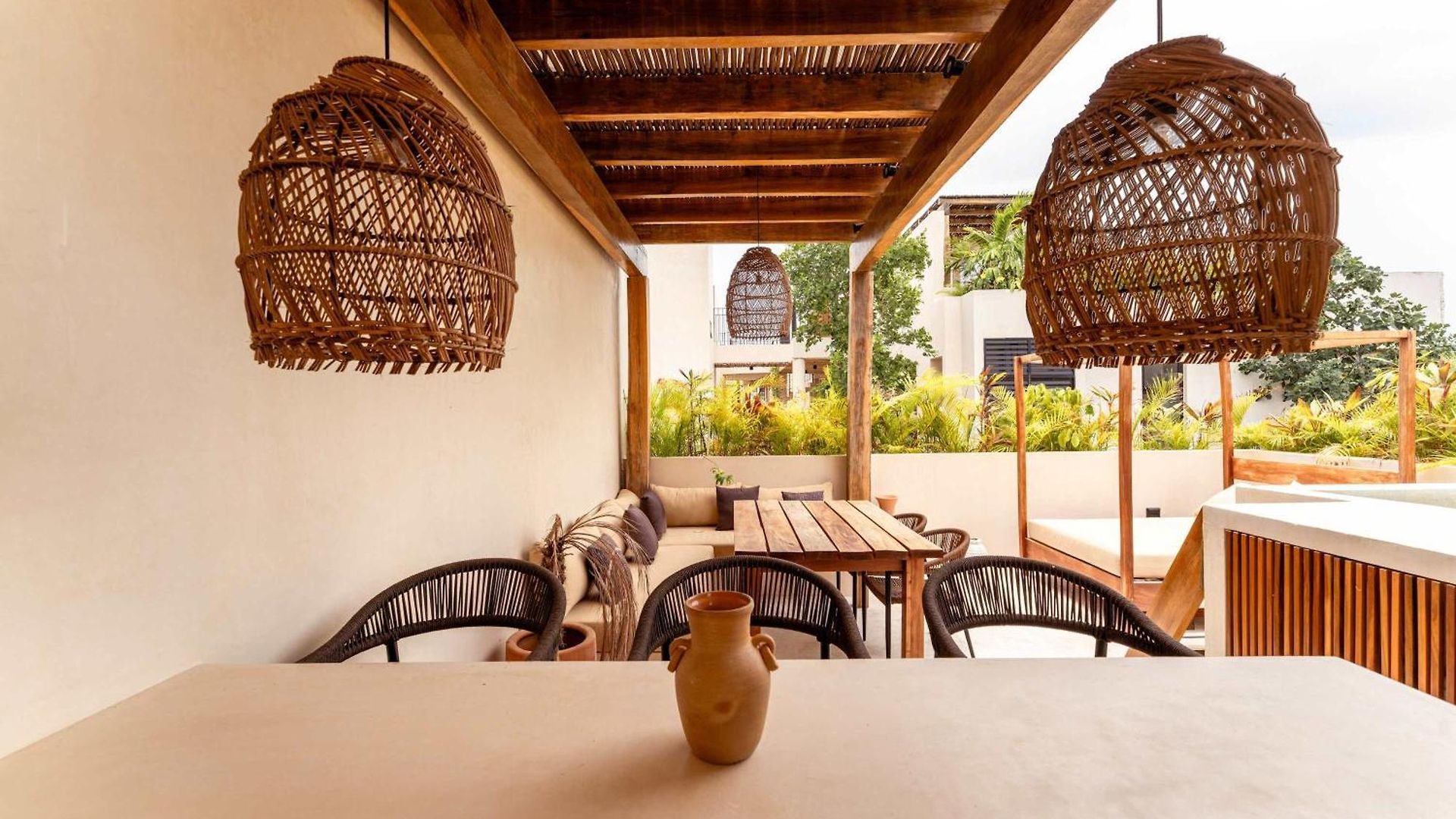 Villa Luxe 3br - Two Private Pools Including Rooftop Modern Boho Style *