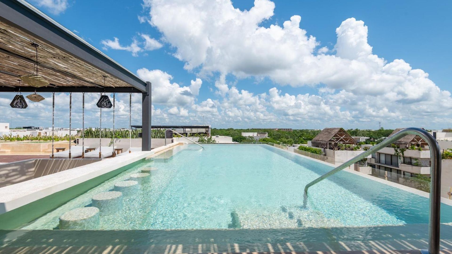 Apartment Modern Retreat With Private Garden And Jacuzzi