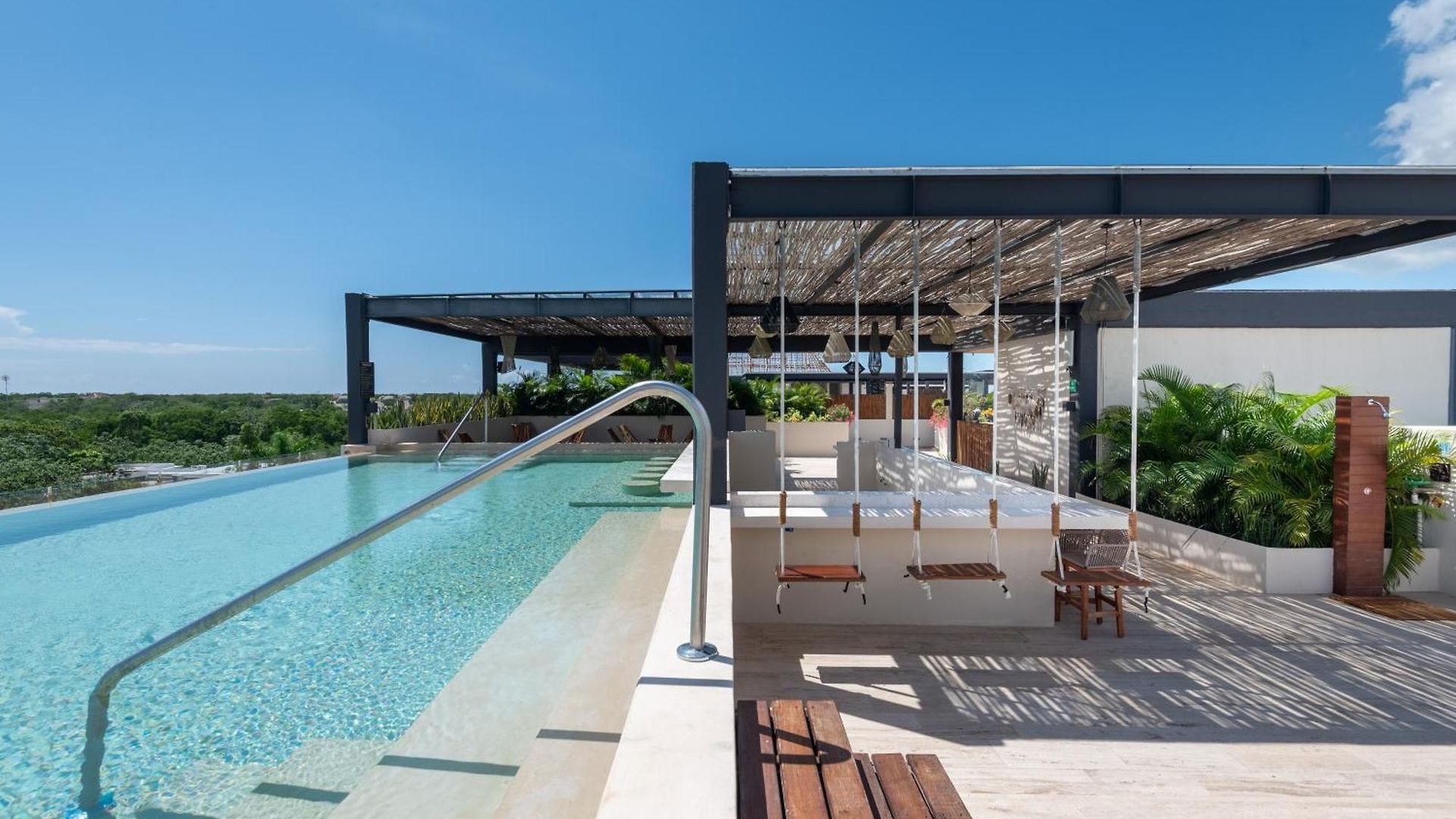Modern Retreat With Private Garden And Jacuzzi *