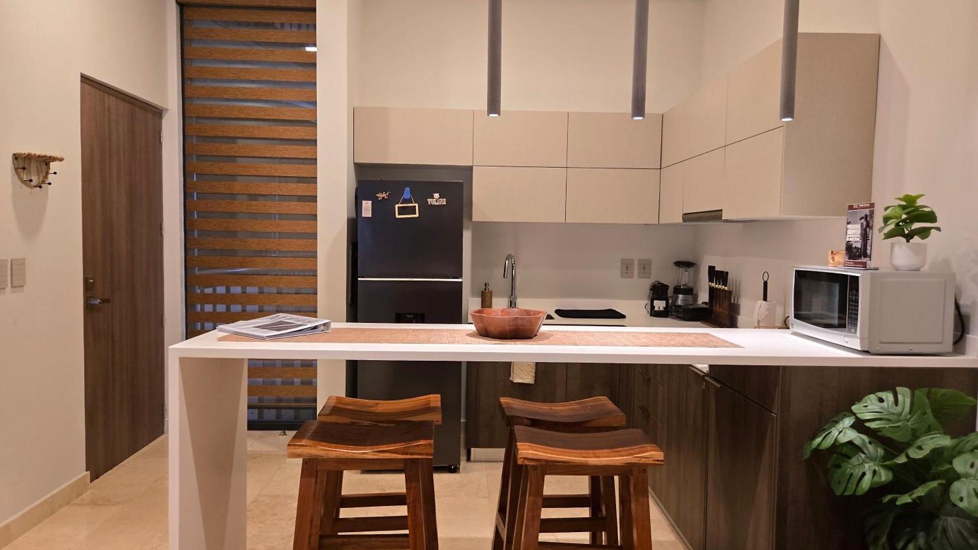 1br - Sea View Rooftop Pools Steps To & Jaguar Park Apartment