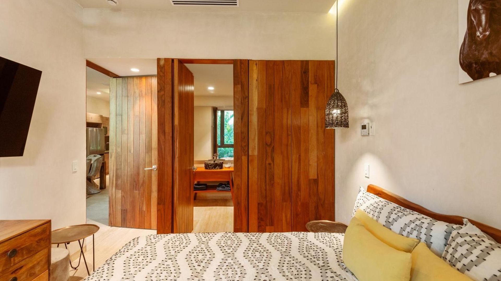 Apartment Modern Retreat With Private Garden And Jacuzzi *