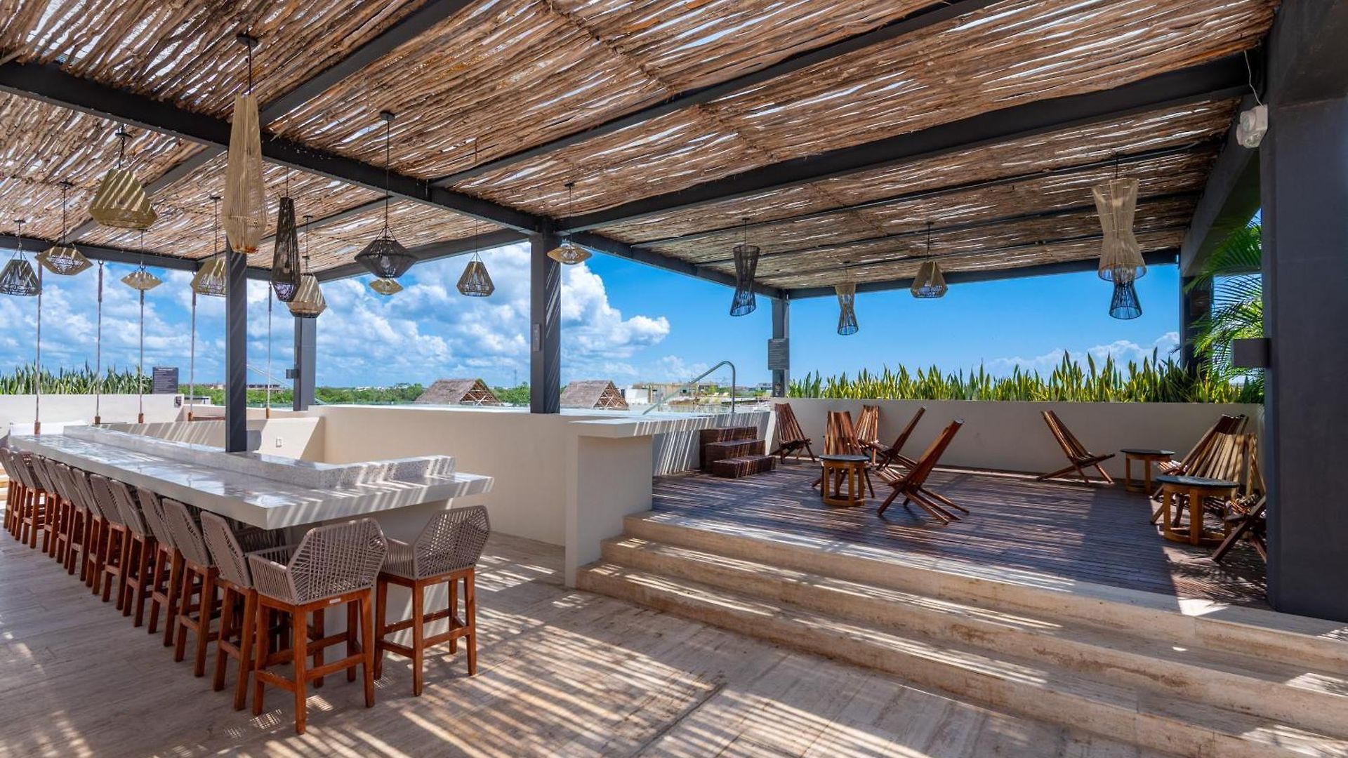 Modern Retreat With Private Garden And Jacuzzi Apartment