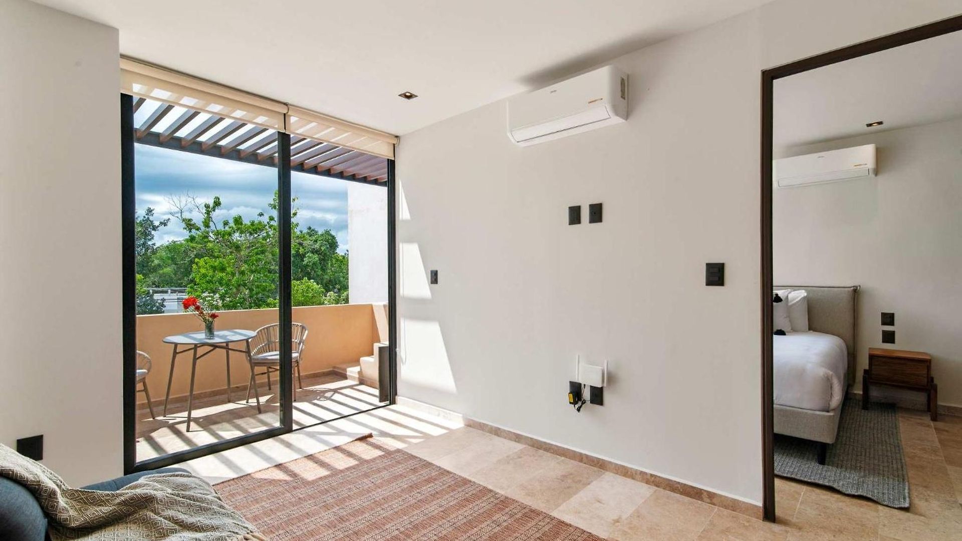 Stylish 1br With Private Pool & Balcony *