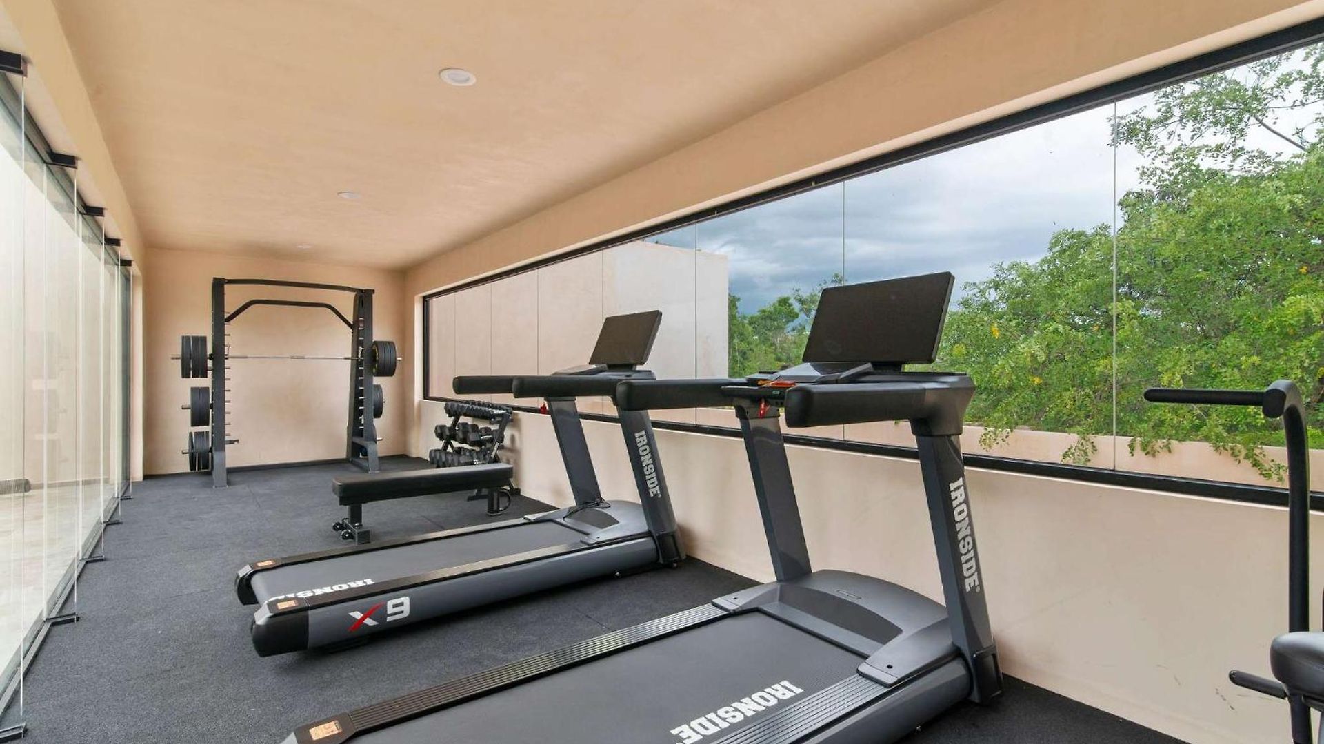 Stylish 1br With Private Pool & Balcony Apartment *