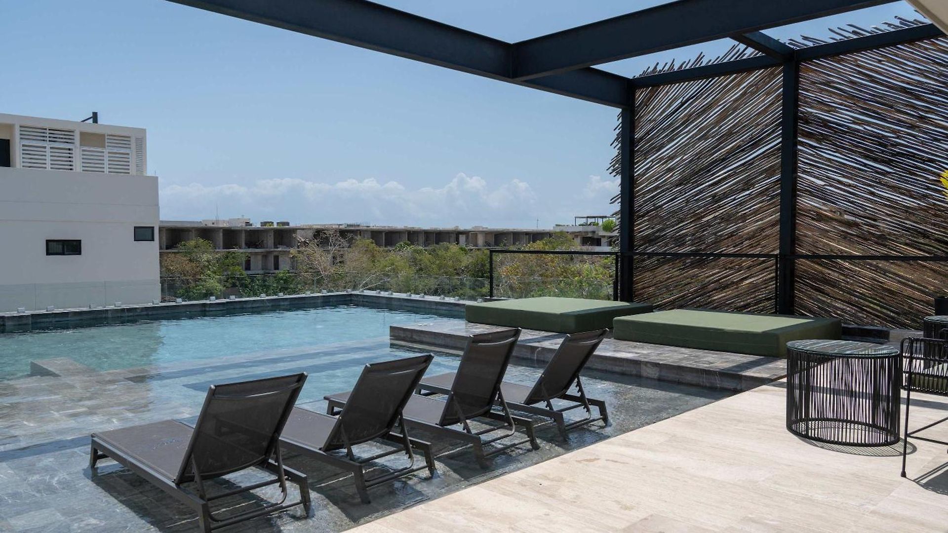 Maria - Modern 2br Retreat With Pool