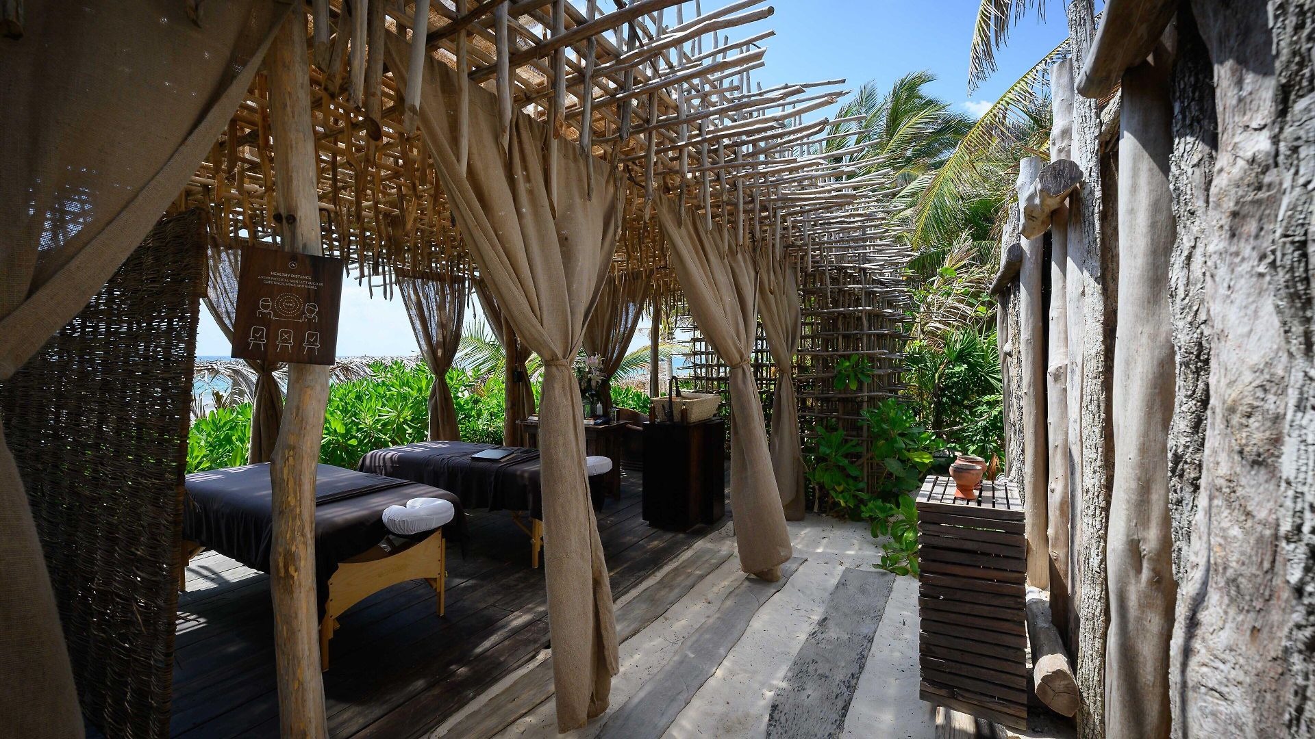 Nomade Temple Hotel 4*
