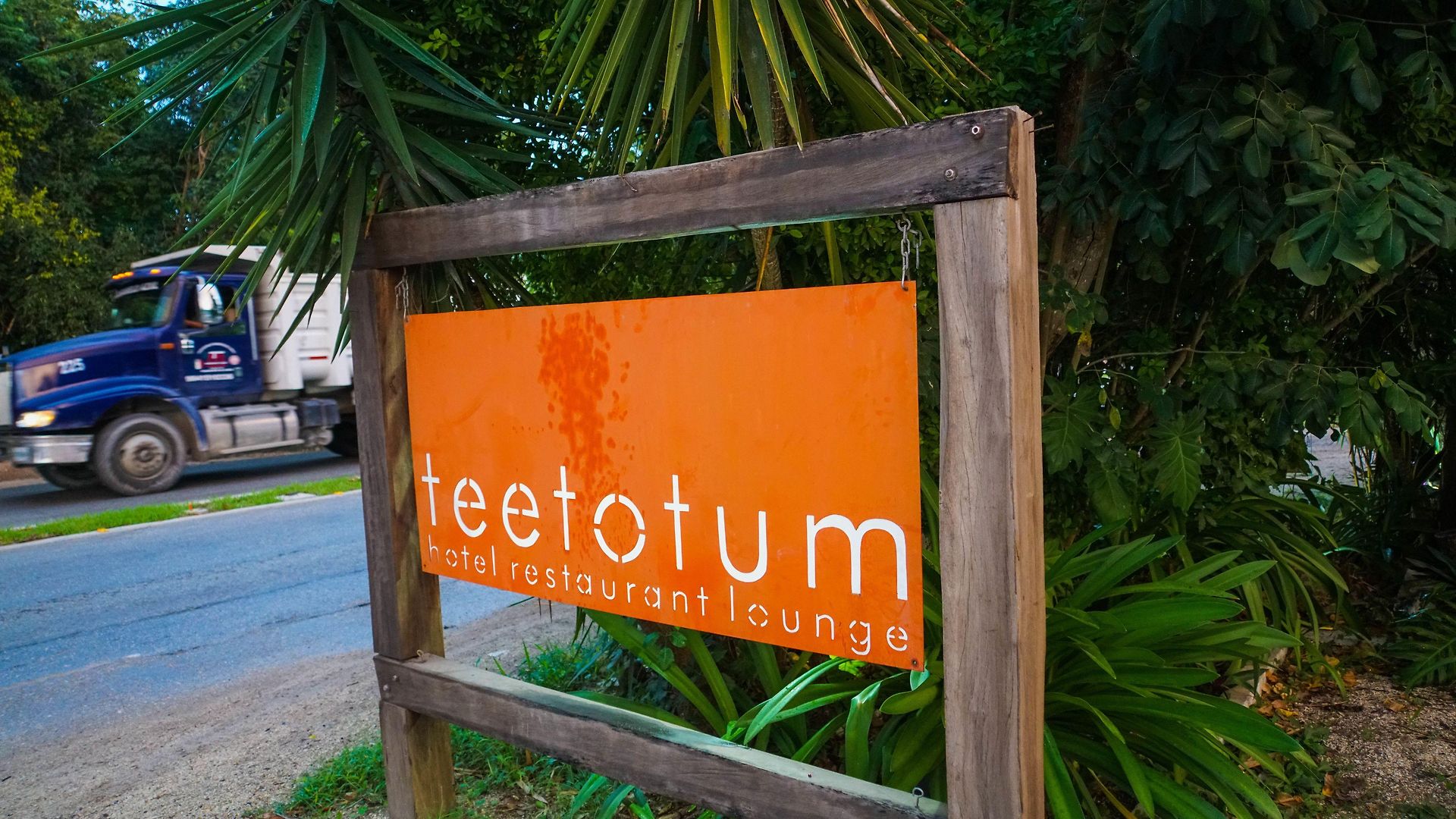 Teetotum Hotel 3*